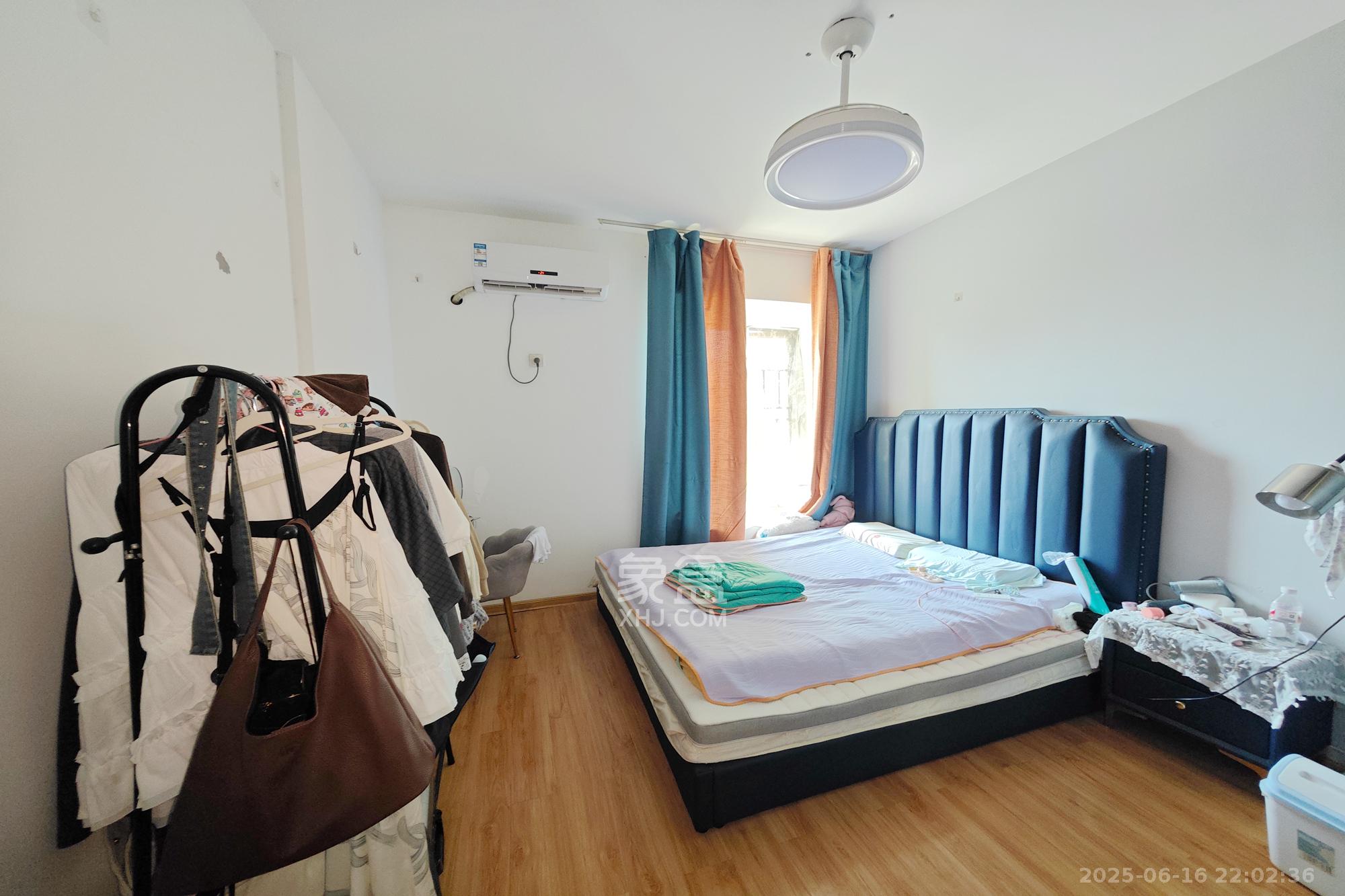 新城新世界一二三期  3室2厅1卫    89.0万卧室