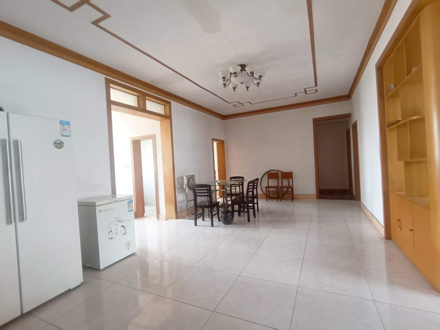 桃花仑办事处康富路社区 4室2厅2卫 36.0万 桃花仑办事处康富路社区 4室2厅2卫 36.0万室内图