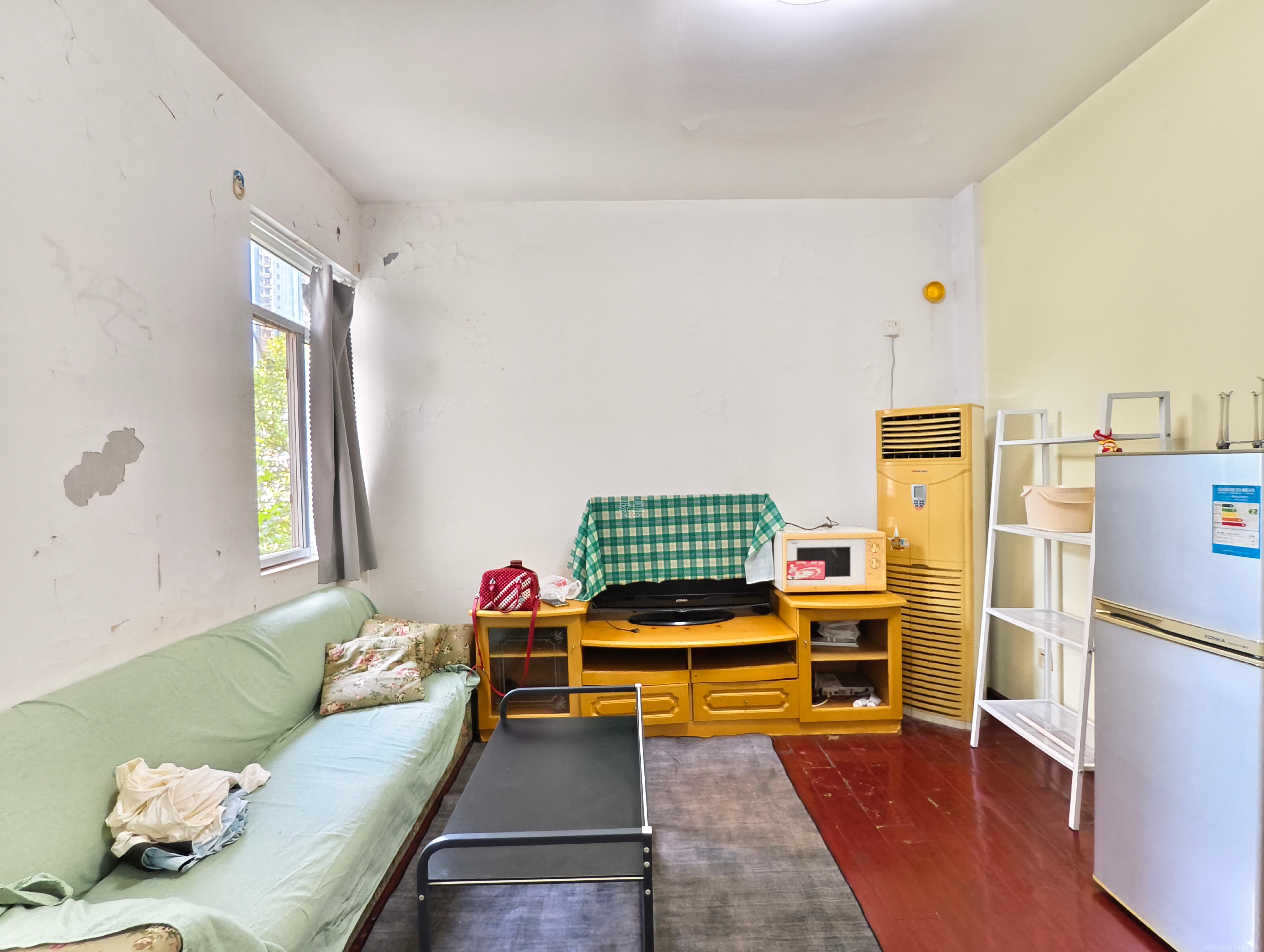 风华四季园 1室1厅1卫 1700.0元/月 风华四季园 1室1厅1卫 1700.0元/月室内图