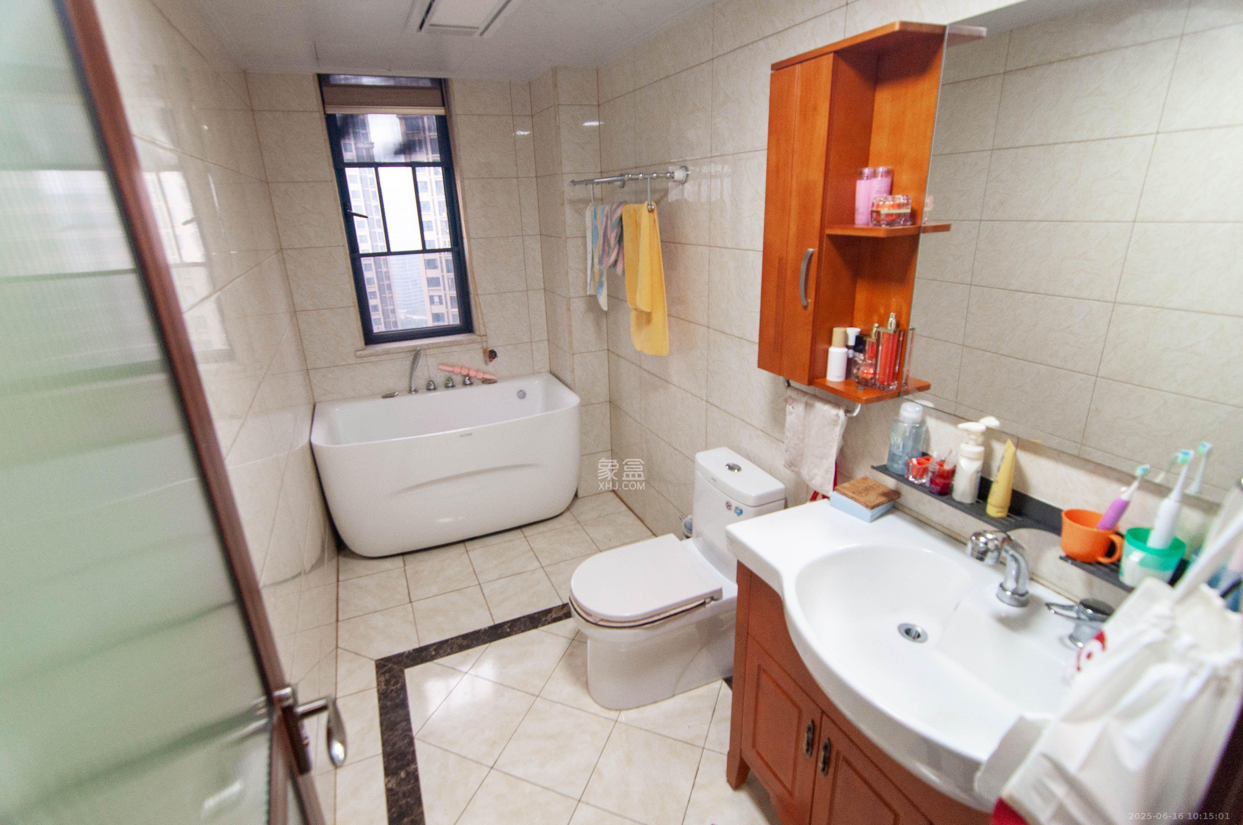 中建梅溪湖中心  4室2厅2卫   5600.00元/月室内图