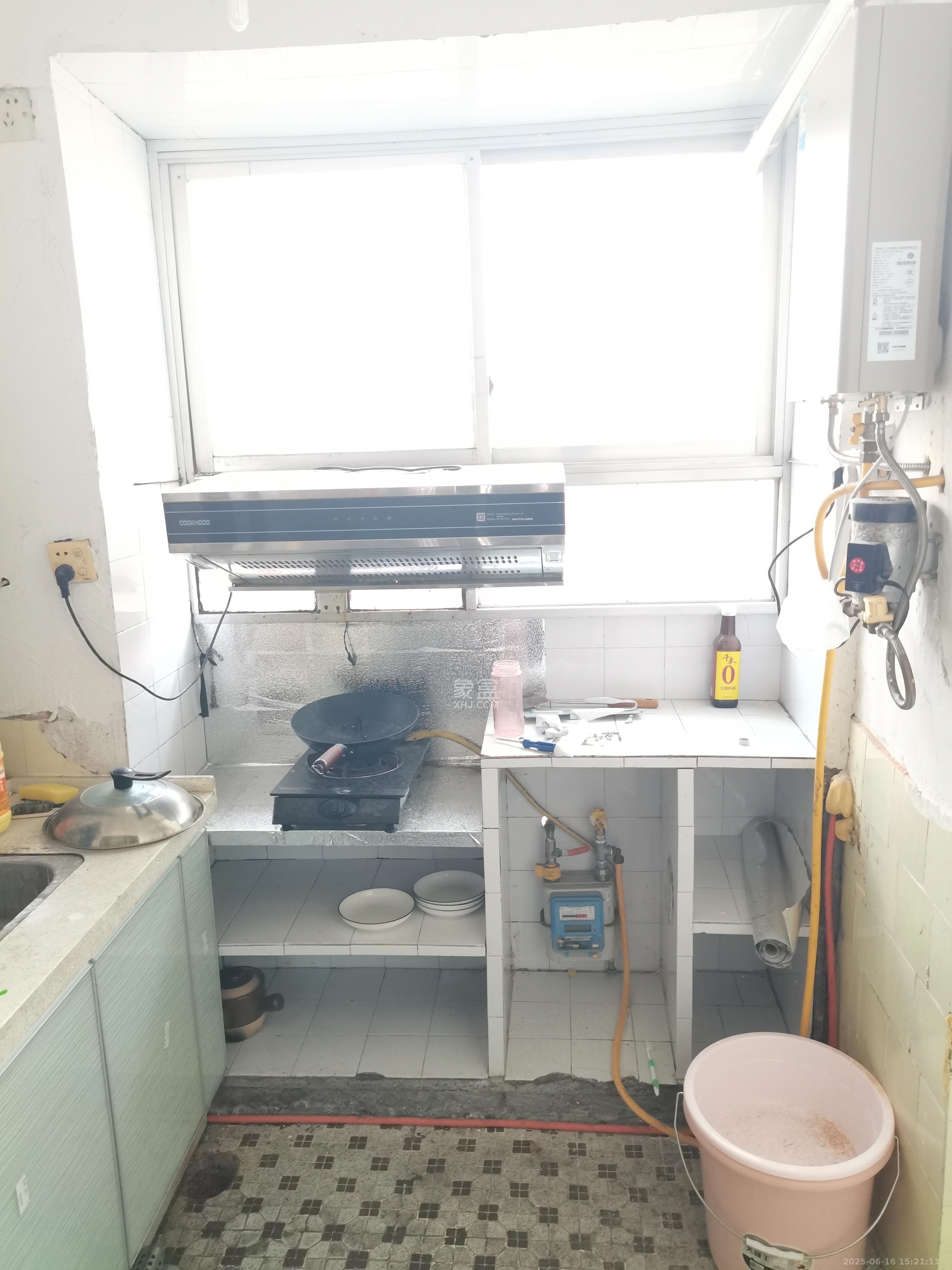 文艺新村  2室1厅1卫   1500.00元/月室内图