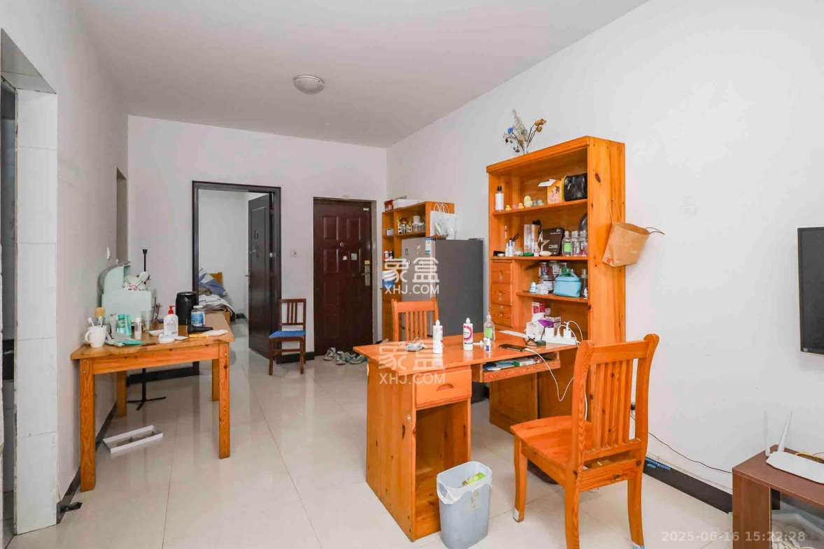 旭辉藏郡(藏郡、旭湘华府) 1室2厅1卫 1800.0元/月 旭辉藏郡(藏郡、旭湘华府) 1室2厅1卫 1800.0元/月室内图