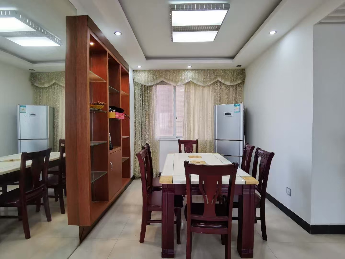 万城国际  3室2厅2卫    1580.0元/月 万城国际  3室2厅2卫    1580.0元/月室内图