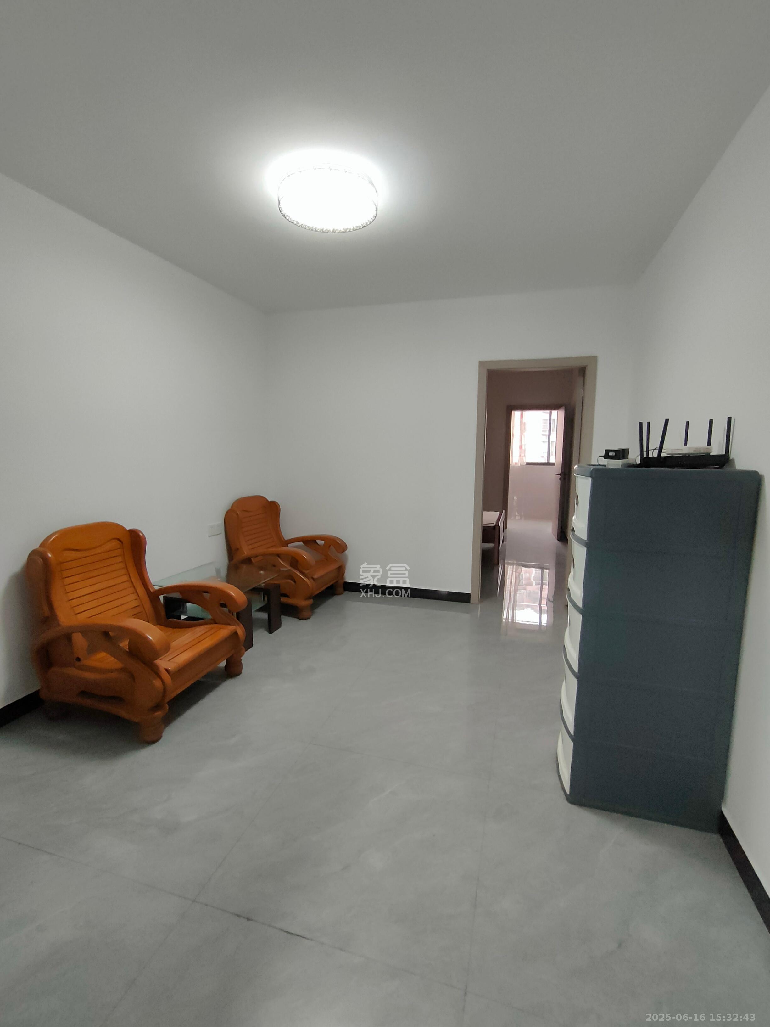 涂家冲社区(涂新小区、农商银行宿舍)  1室1厅1卫    1200.0元/月 涂家冲社区(涂新小区、农商银行宿舍)  1室1厅1卫    1200.0元/月