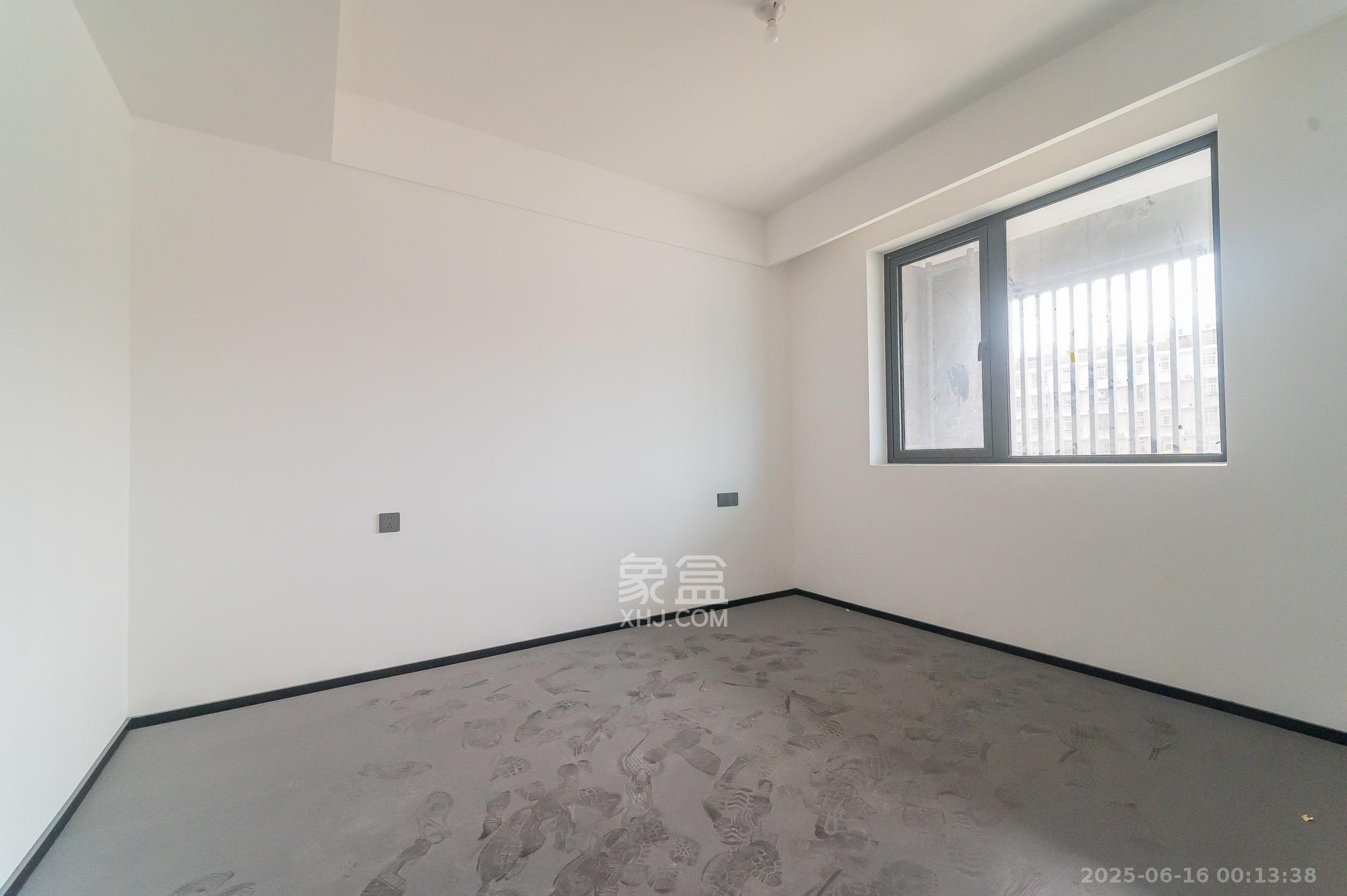 万科松湖天地 4室2厅3卫 245.0万 万科松湖天地 4室2厅3卫 245.0万其他