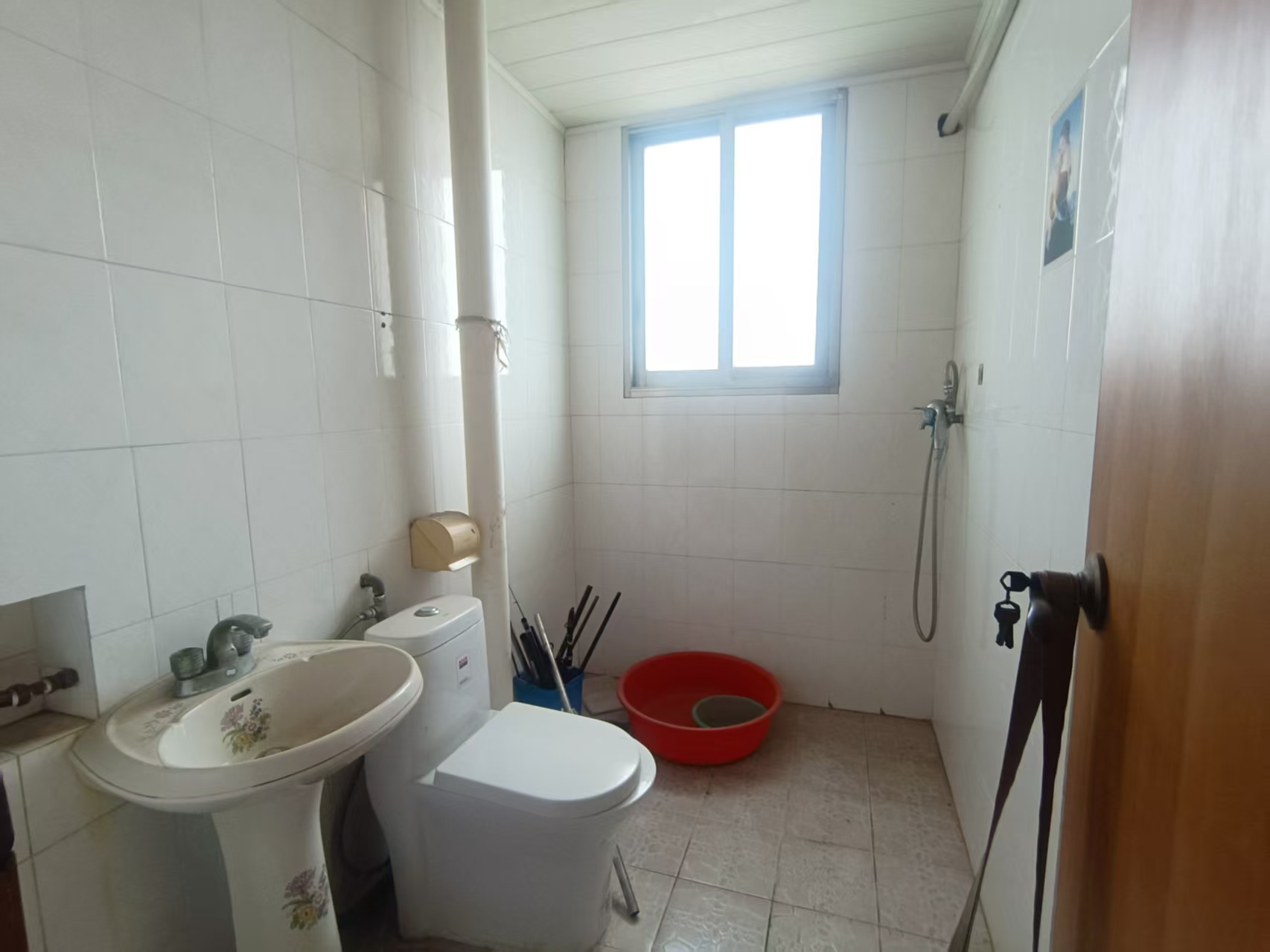 桃花仑办事处康富路社区 4室2厅2卫 36.0万 桃花仑办事处康富路社区 4室2厅2卫 36.0万室内图