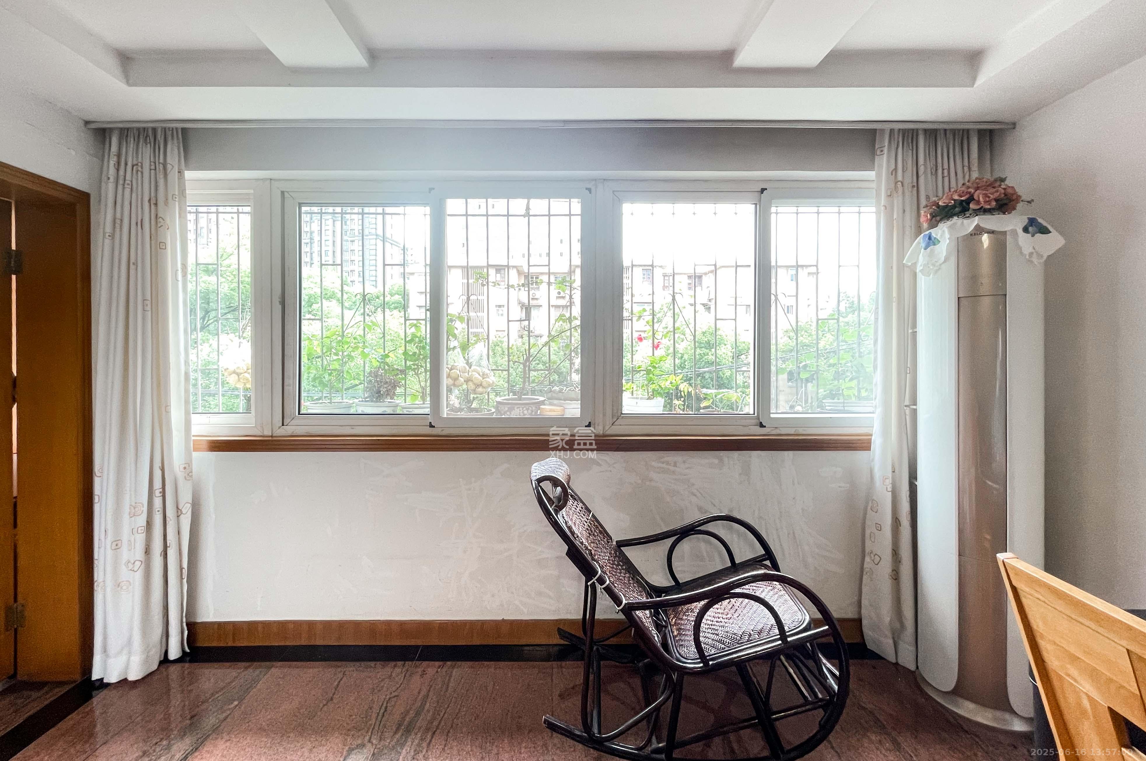 安塑宿舍 4室2厅2卫 86.0万 安塑宿舍 4室2厅2卫 86.0万其他