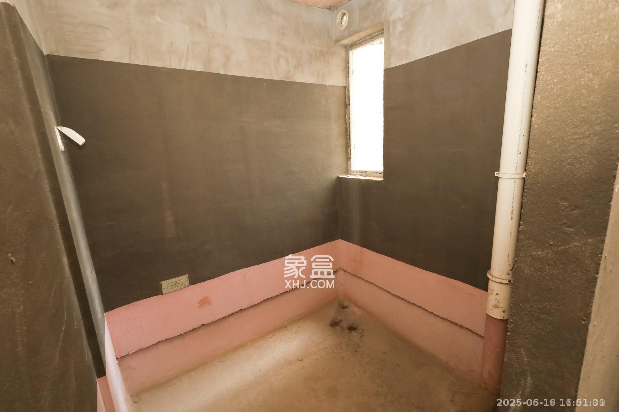 湘诚德峰小区A区  3室2厅2卫    1500.0元/月室内图