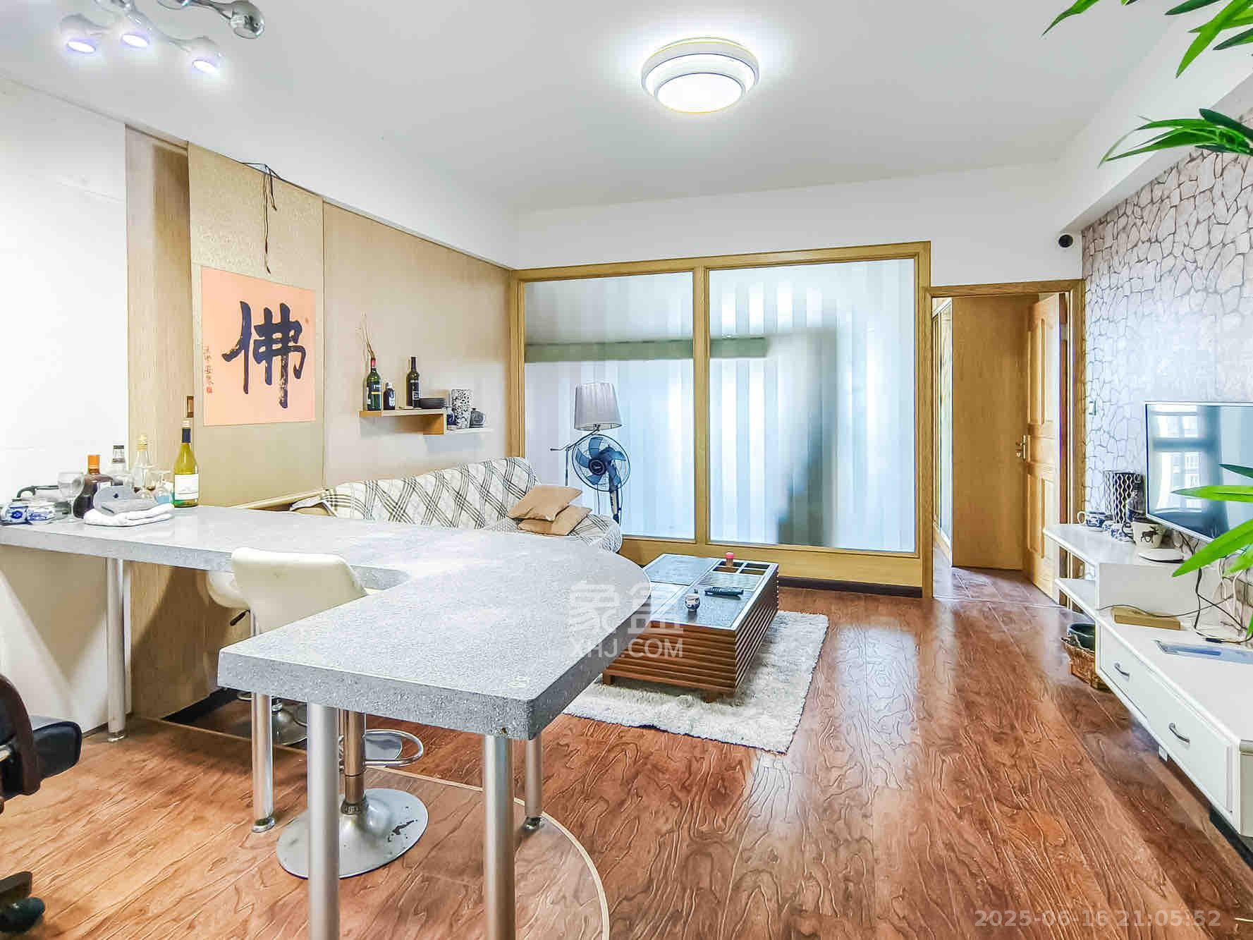 星大峰汇商务楼 1室1厅1卫 1600.0元/月 星大峰汇商务楼 1室1厅1卫 1600.0元/月室内图