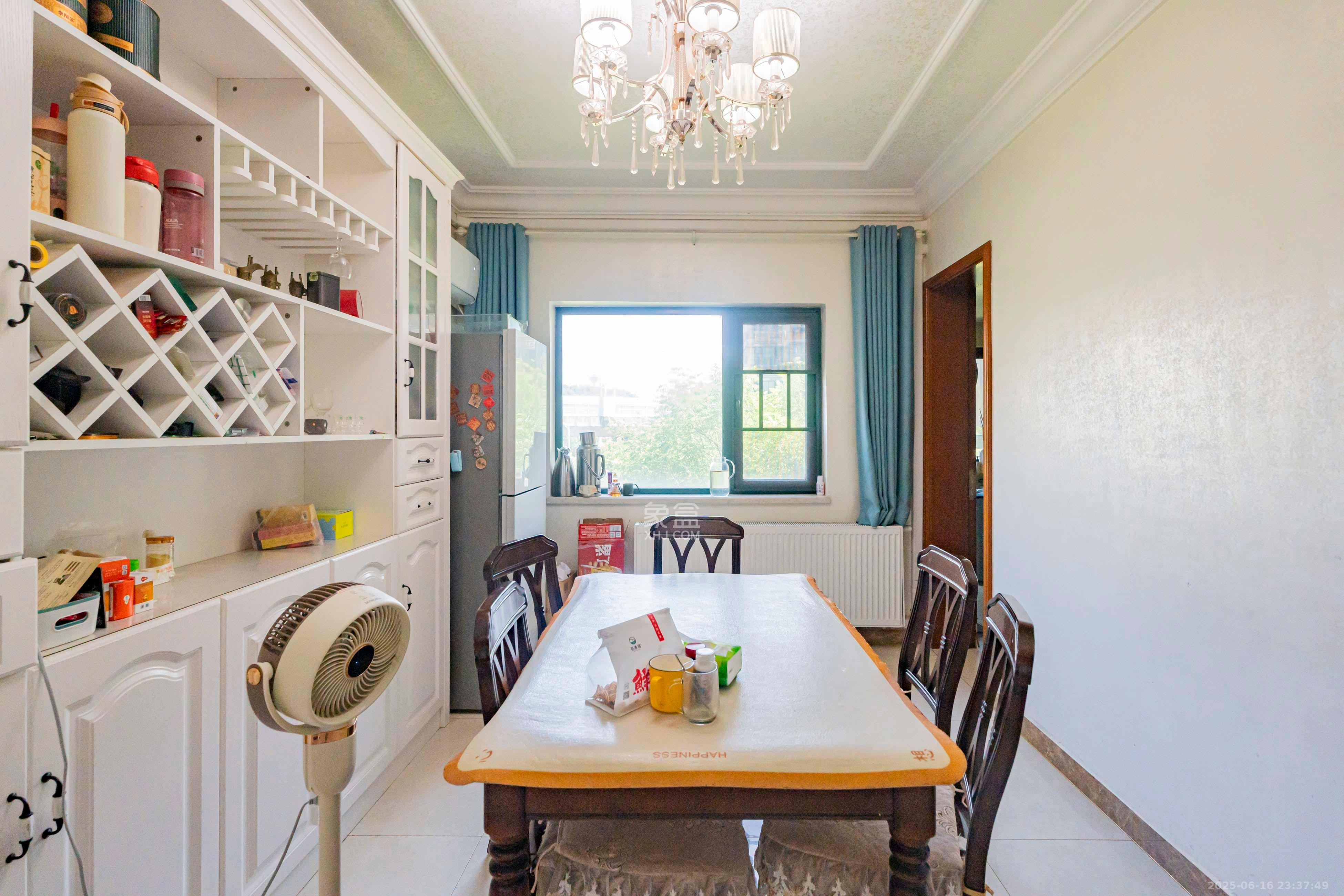 恒大雅苑 3室2厅2卫 122.0万 恒大雅苑 3室2厅2卫 122.0万客厅