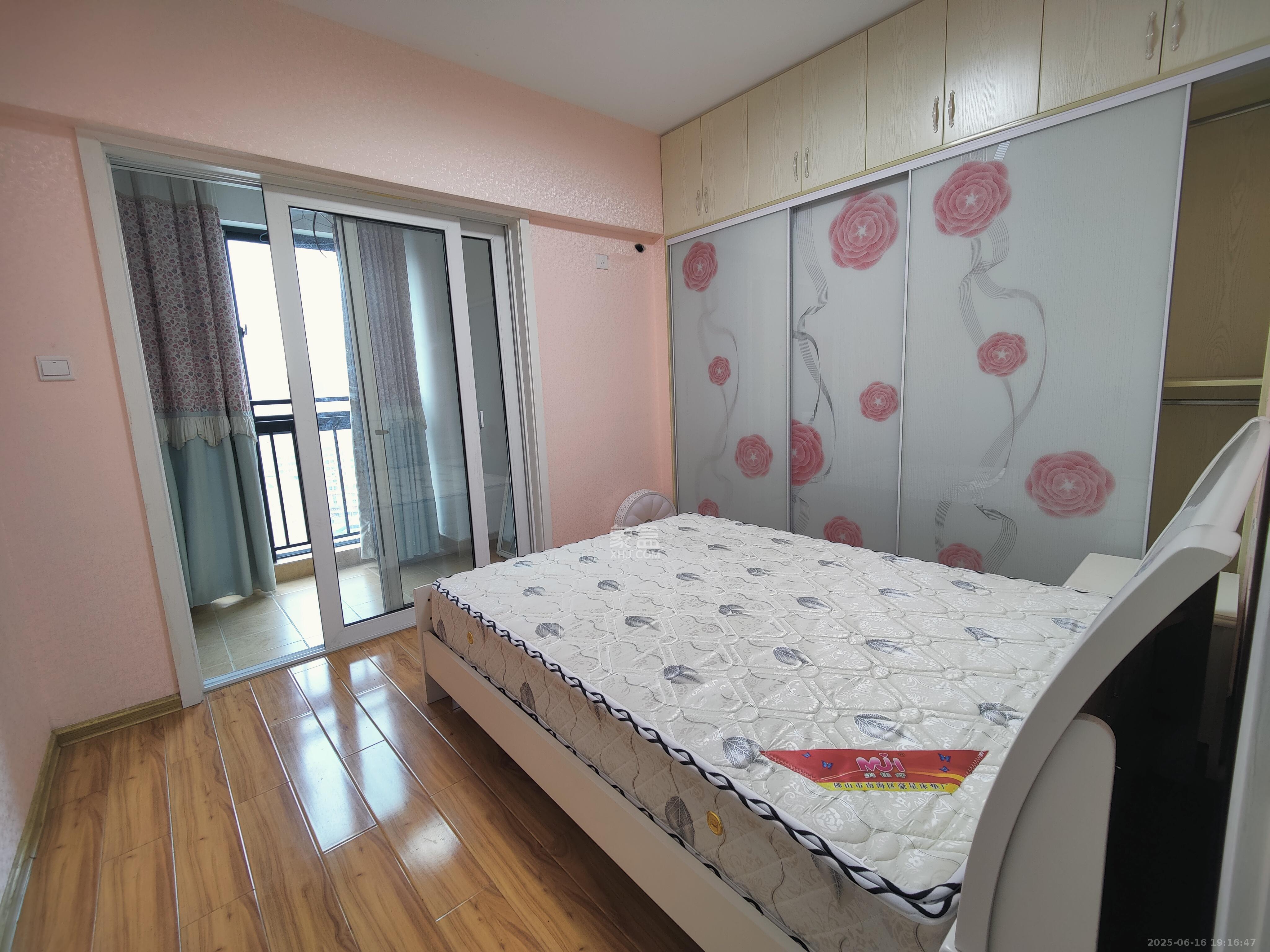 山水湾  3室2厅1卫    2200.0元/月室内图