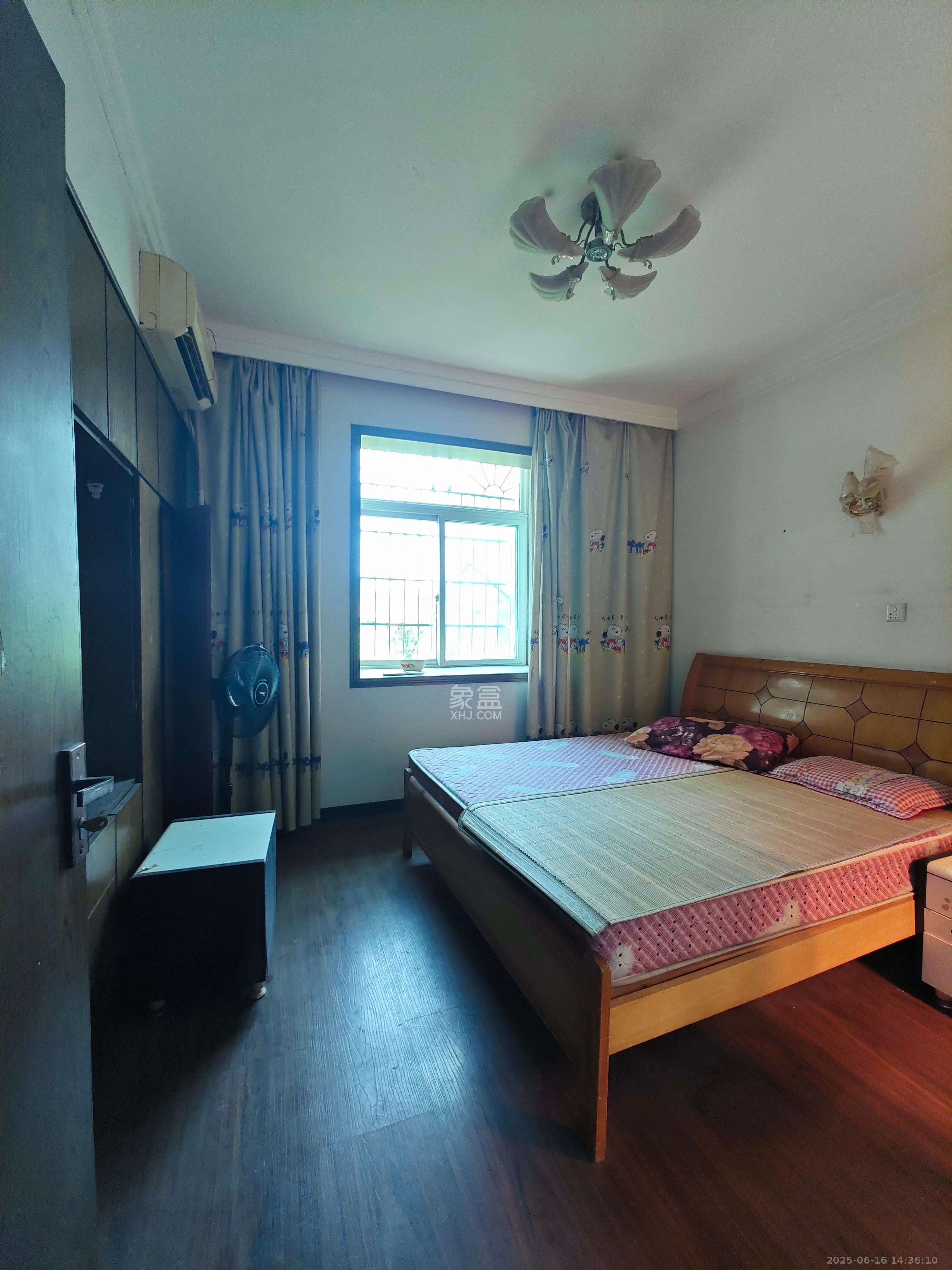 欣安小区 3室2厅1卫 1100.0元/月 欣安小区 3室2厅1卫 1100.0元/月室内图