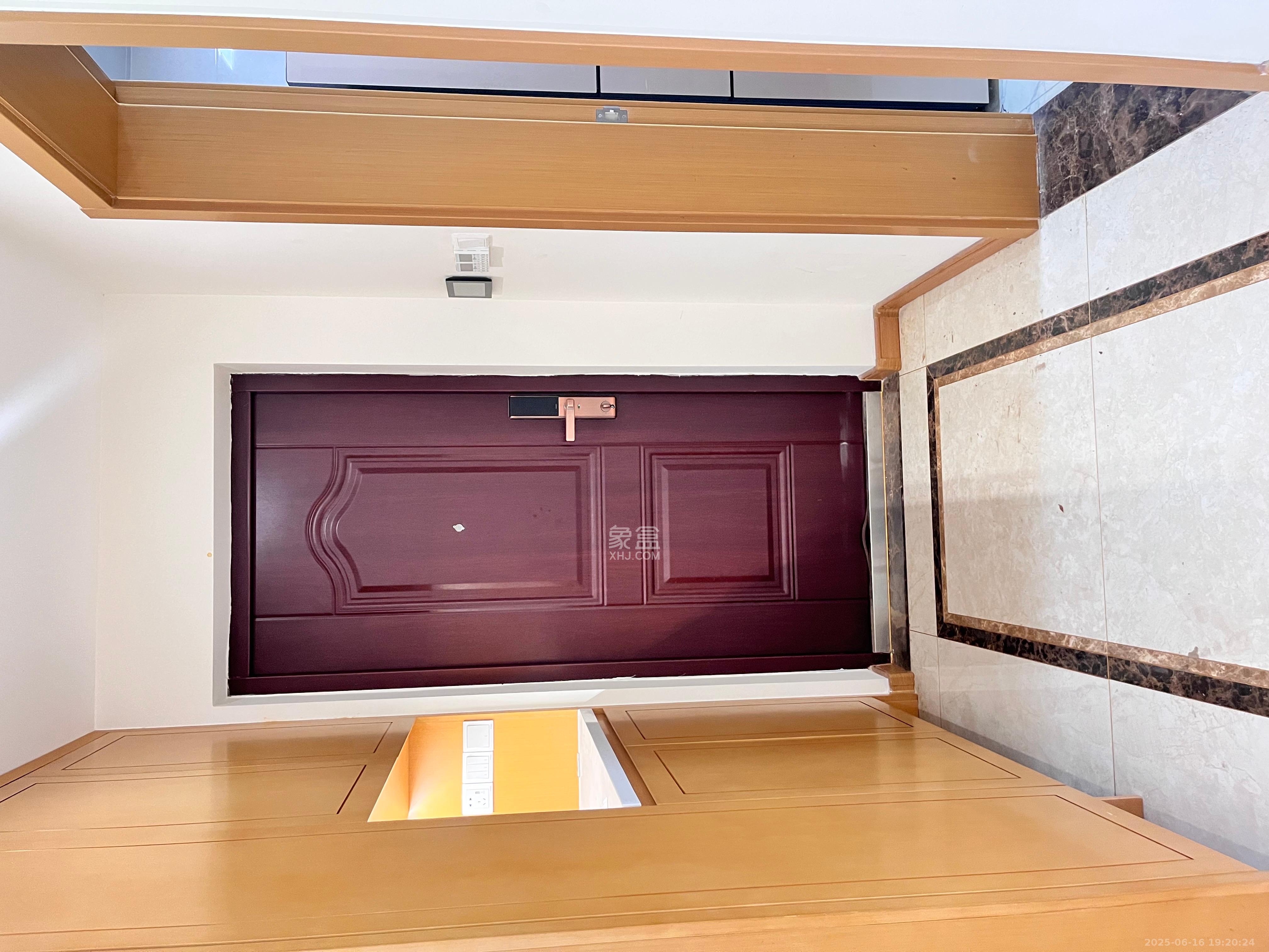 中建璟和城  4室2厅2卫   2900.00元/月室内图