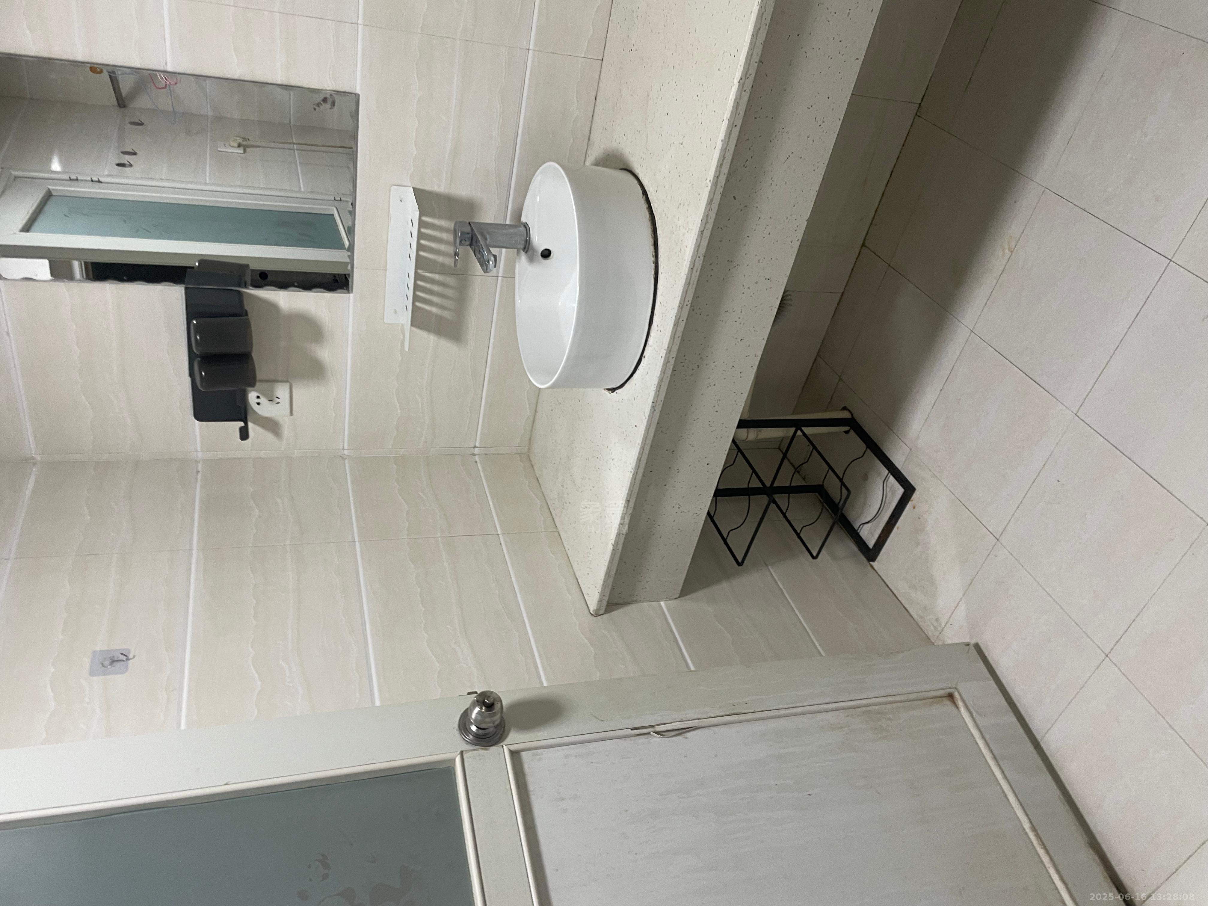 鸿益广场 1室1厅1卫 800.0元/月 鸿益广场 1室1厅1卫 800.0元/月室内图