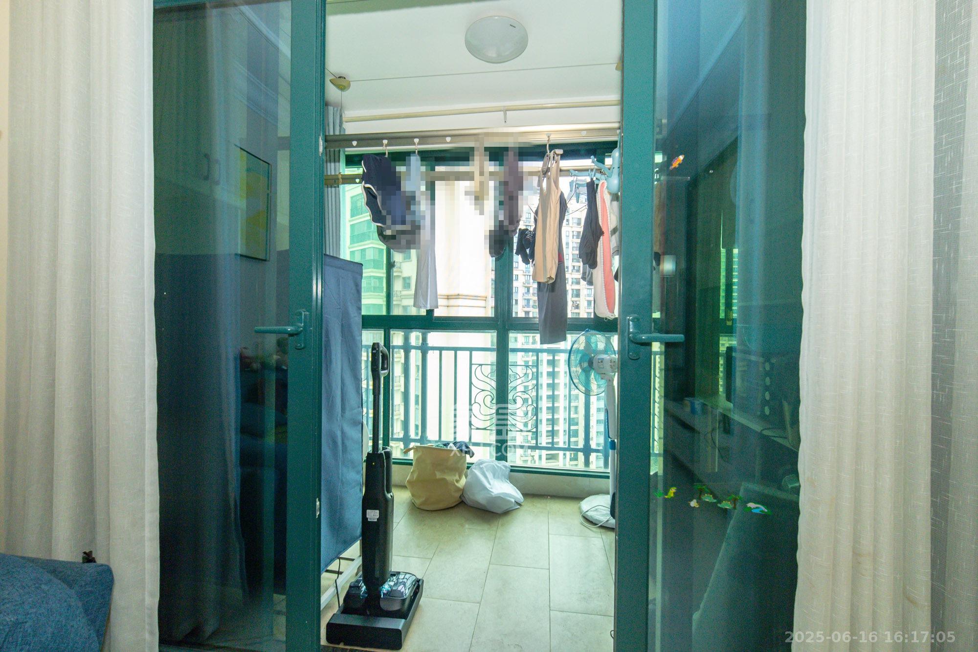 恒大翡翠华庭 2室2厅1卫 59.8万 恒大翡翠华庭 2室2厅1卫 59.8万阳台