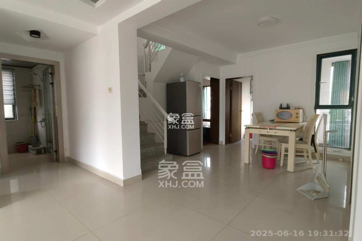 东方新城  5室2厅2卫    1000.0元/月 东方新城  5室2厅2卫    1000.0元/月室内图