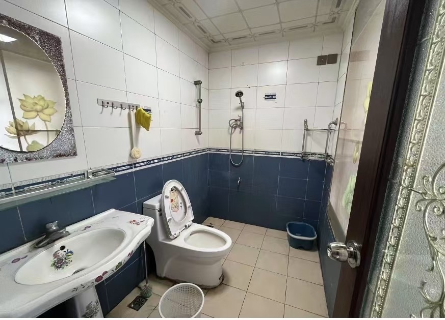 侨盛花园 3室2厅2卫 2800.0元/月 侨盛花园 3室2厅2卫 2800.0元/月室内图