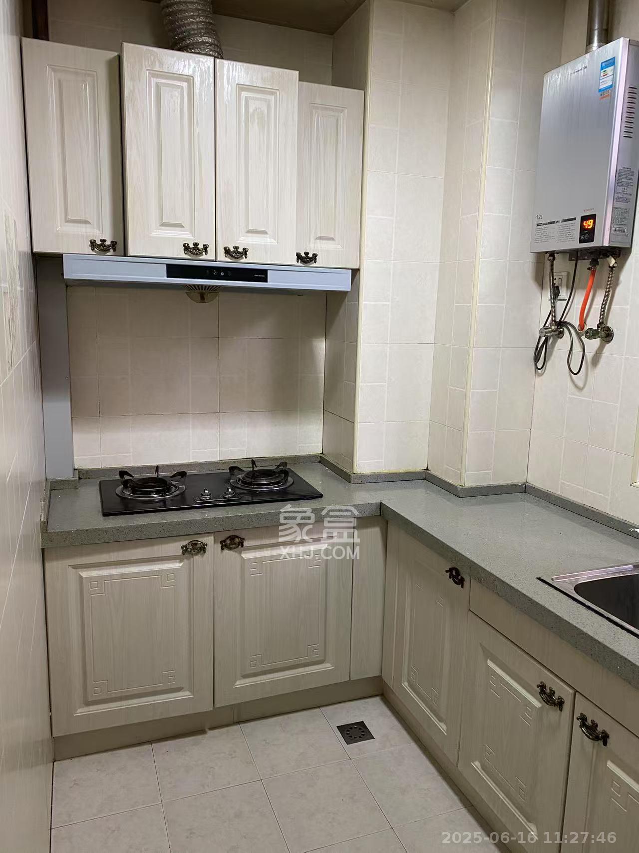 华雅花园 2室2厅1卫 39.8万 华雅花园 2室2厅1卫 39.8万客厅