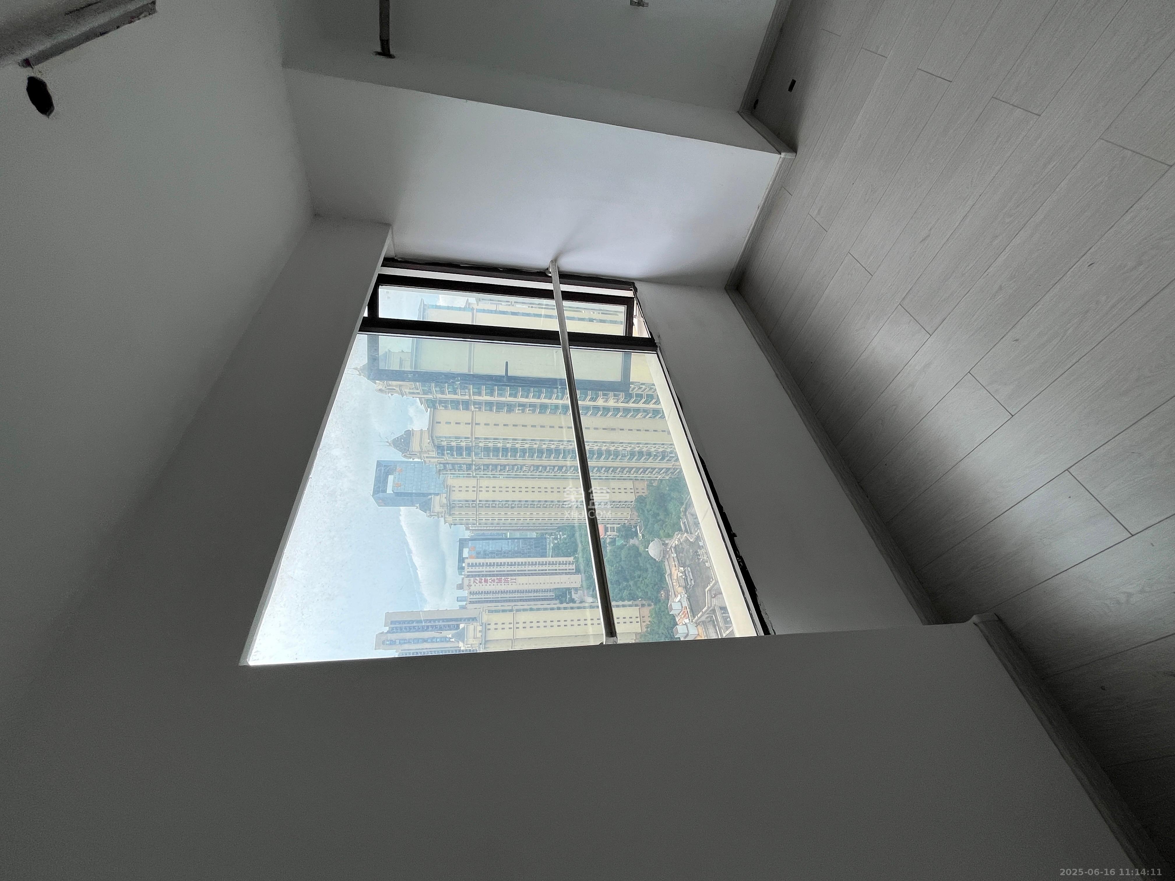 当代滨江MOMA  1室1厅1卫    1800.0元/月室内图