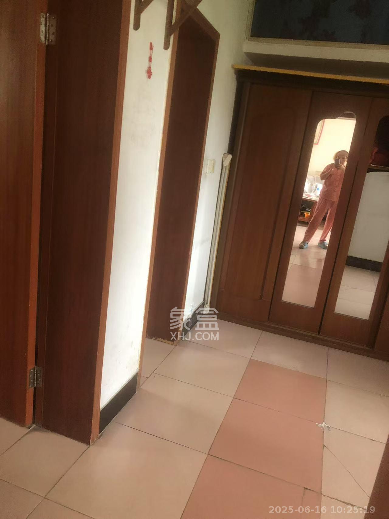 陡岭社区  2室2厅1卫    1000.0元/月 陡岭社区  2室2厅1卫    1000.0元/月室内图