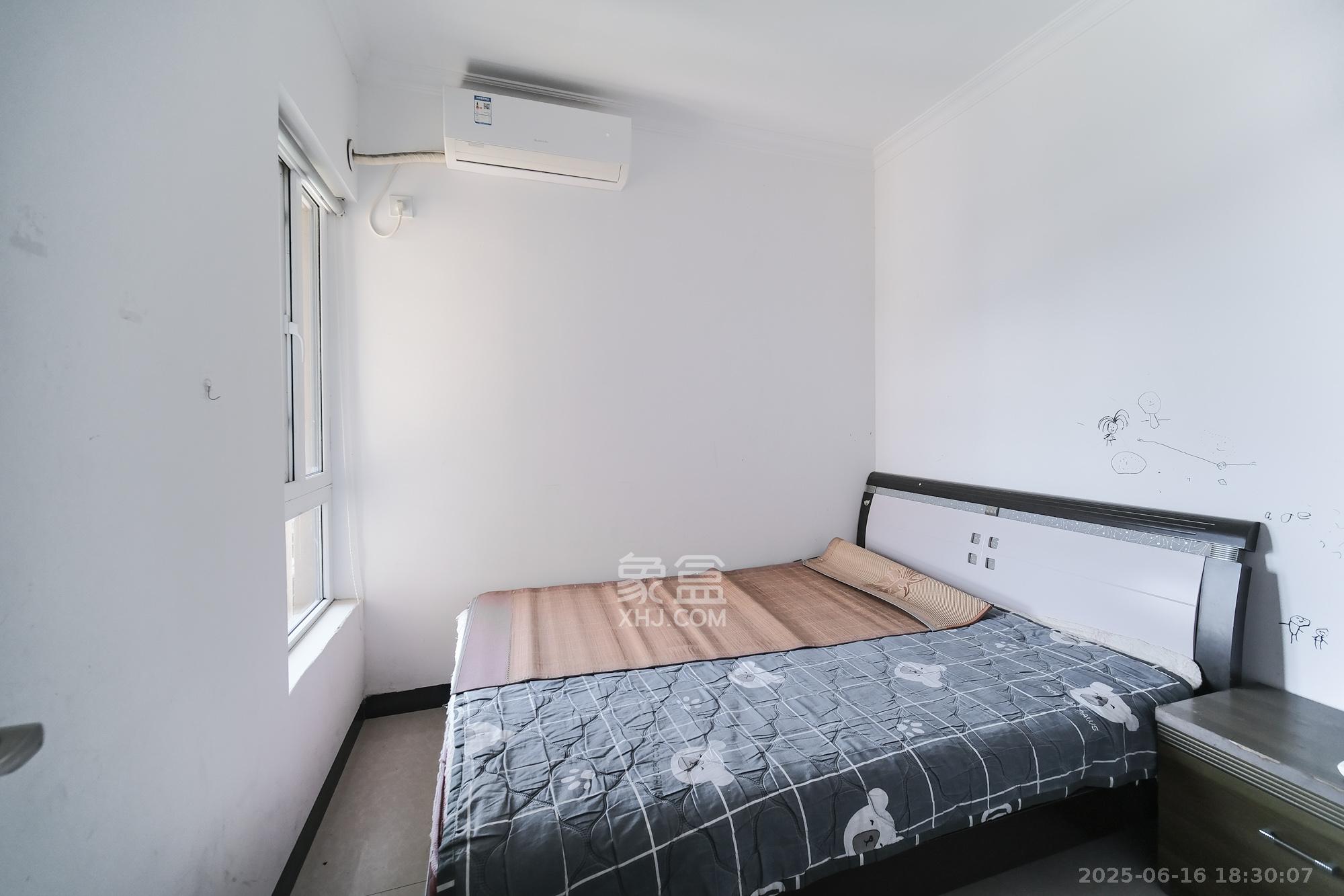 荣盛花语城 2室2厅1卫 50.0万 荣盛花语城 2室2厅1卫 50.0万卧室