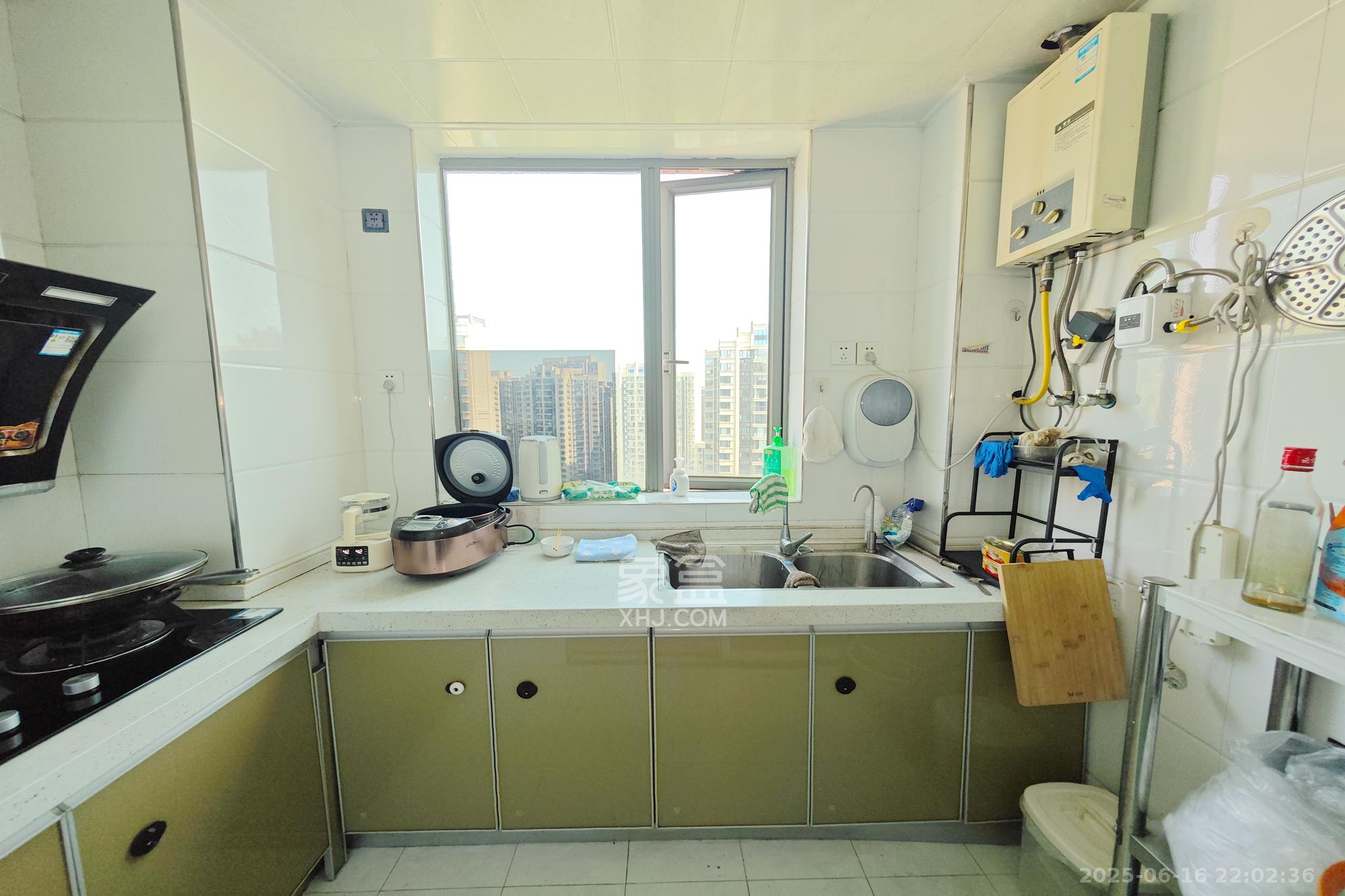 新城新世界一二三期  3室2厅1卫    89.0万厨房