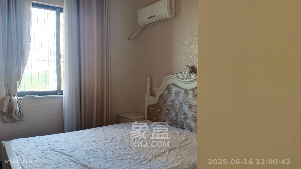 山水嘉园  4室2厅2卫    2200.0元/月室内图