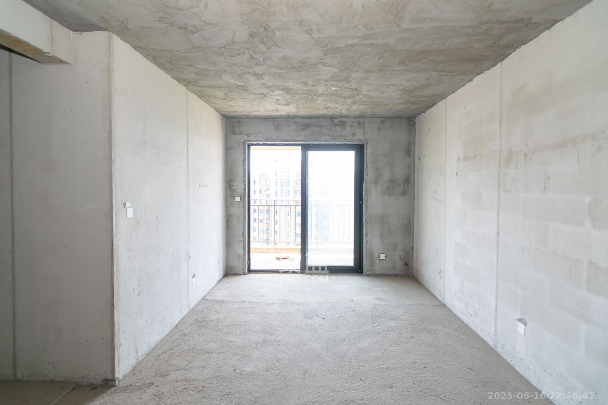 美的翰城  1室1厅1卫    44.0万 美的翰城  1室1厅1卫    44.0万客厅