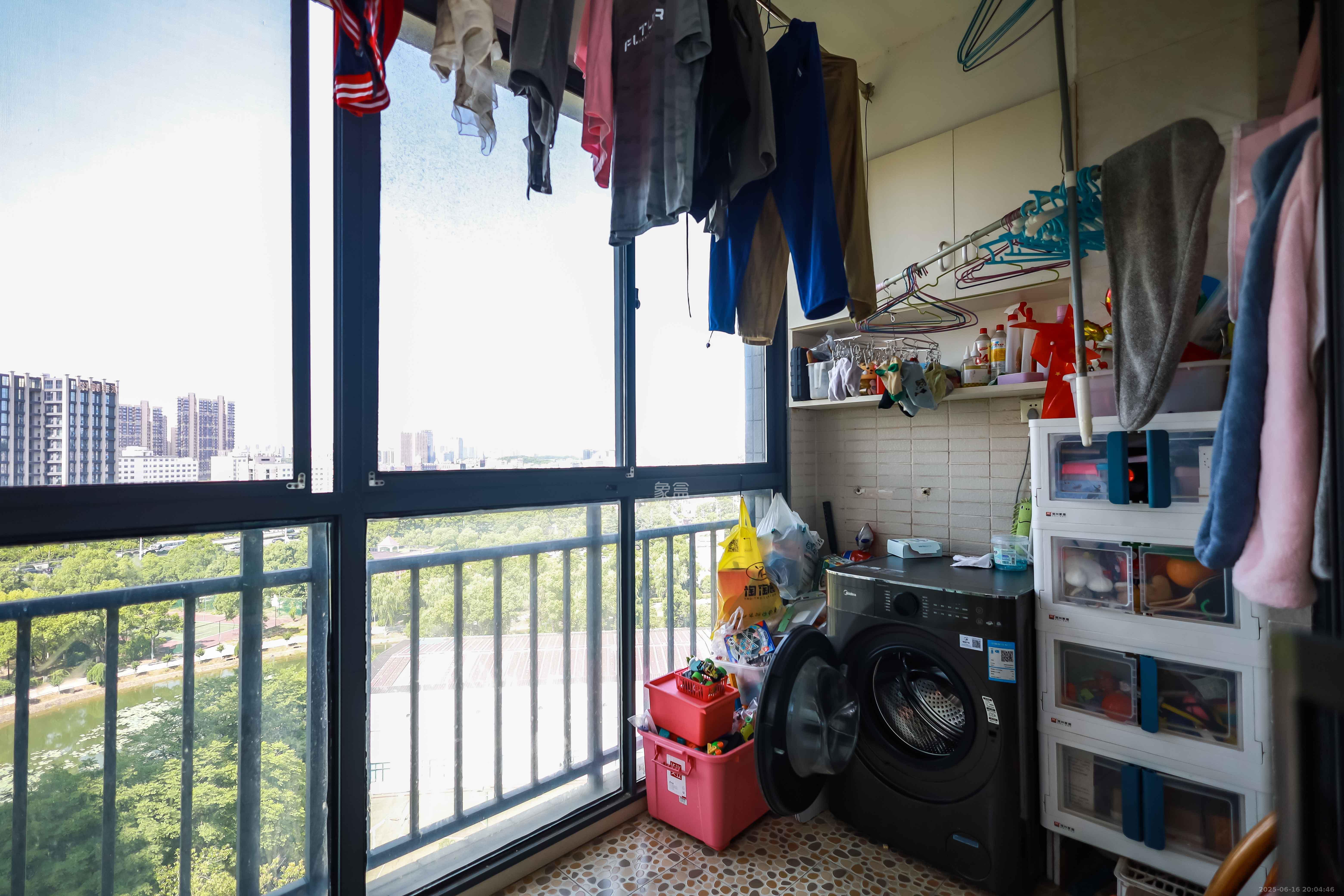 莱茵城 3室2厅1卫 72.0万 莱茵城 3室2厅1卫 72.0万阳台