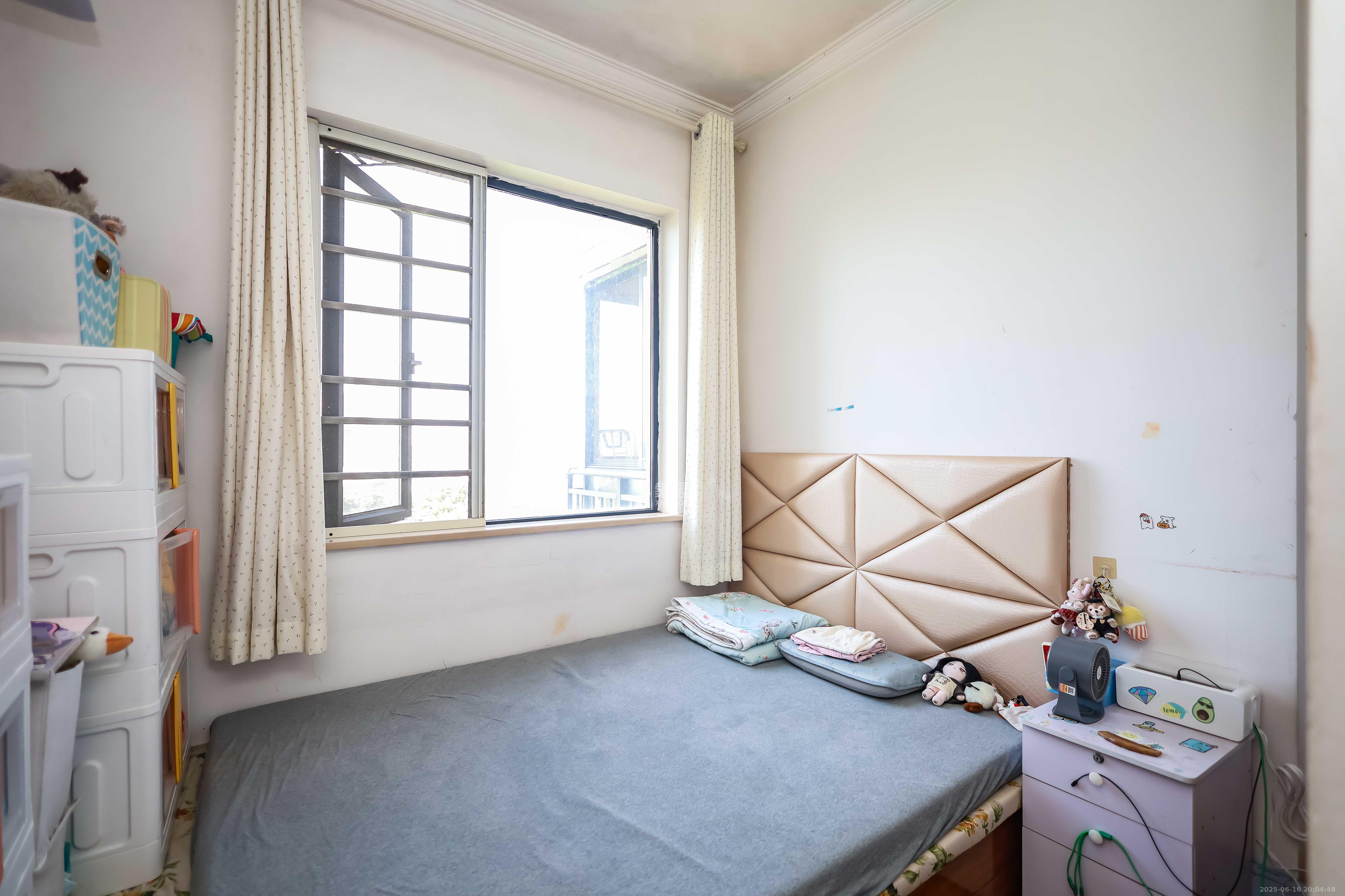 莱茵城 3室2厅1卫 72.0万 莱茵城 3室2厅1卫 72.0万卧室