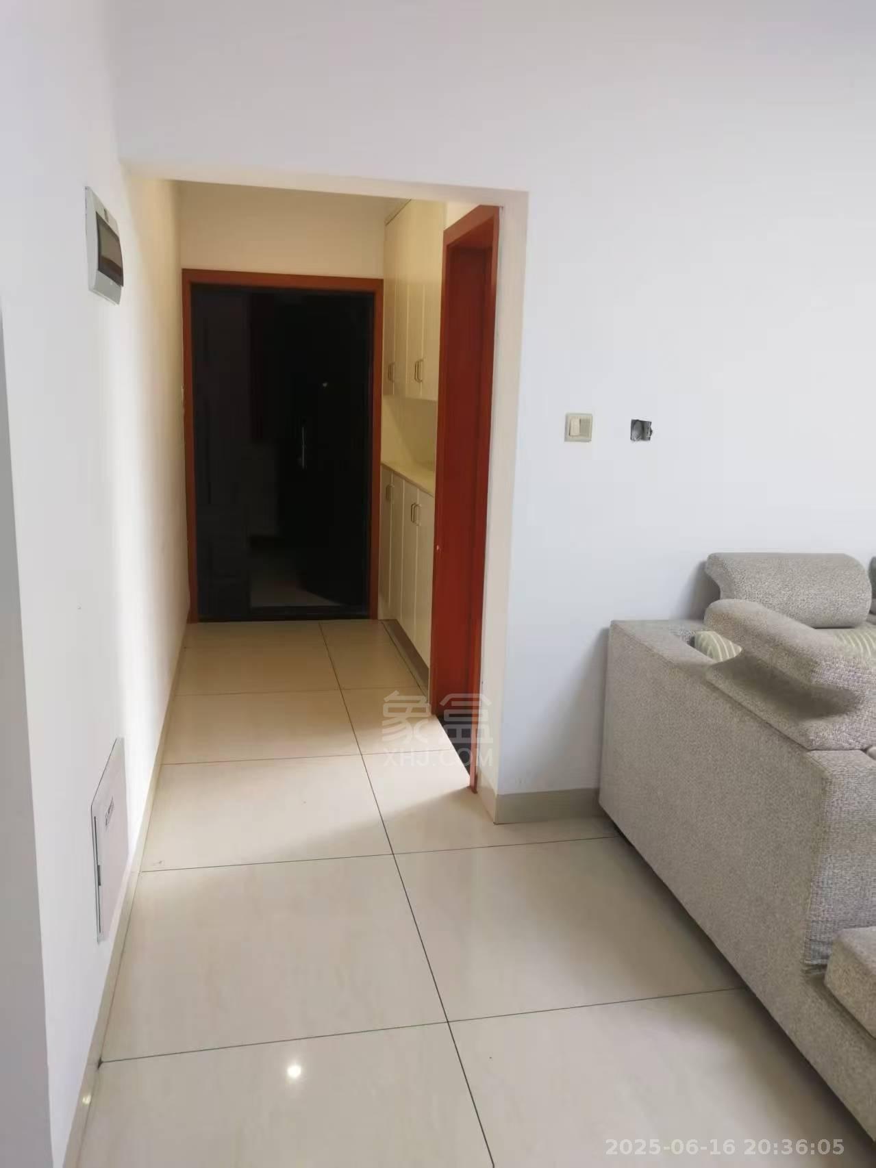 武广国际学苑 3室2厅2卫 2500.0元/月 武广国际学苑 3室2厅2卫 2500.0元/月小区图