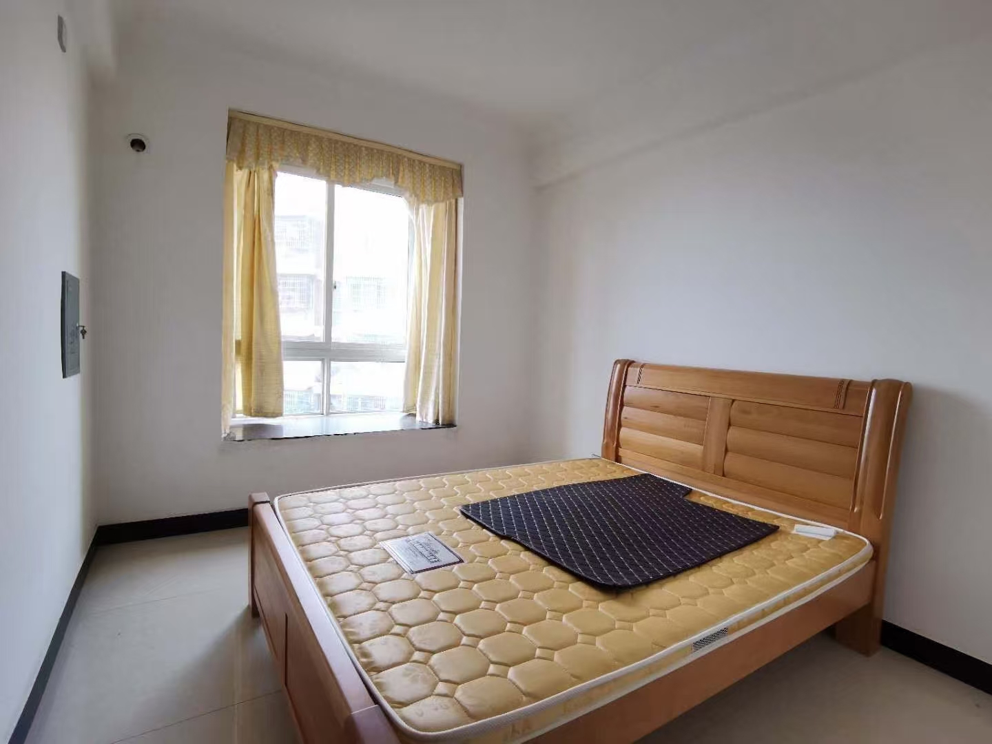 万城国际  3室2厅2卫    1580.0元/月 万城国际  3室2厅2卫    1580.0元/月室内图