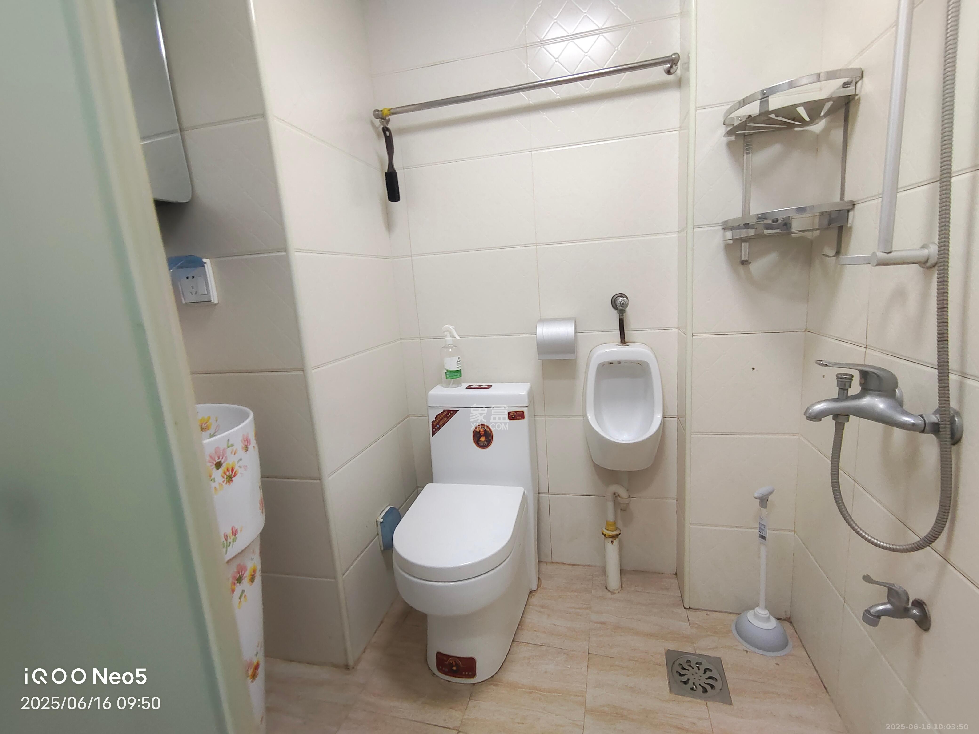 丰园城(鄱阳小区二期)  1室1厅1卫    1150.0元/月 丰园城(鄱阳小区二期)  1室1厅1卫    1150.0元/月室内图