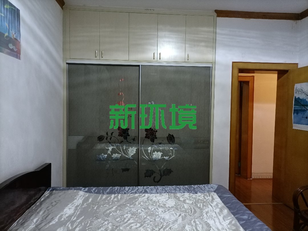 政府统建房  3室2厅1卫   50.00万客厅