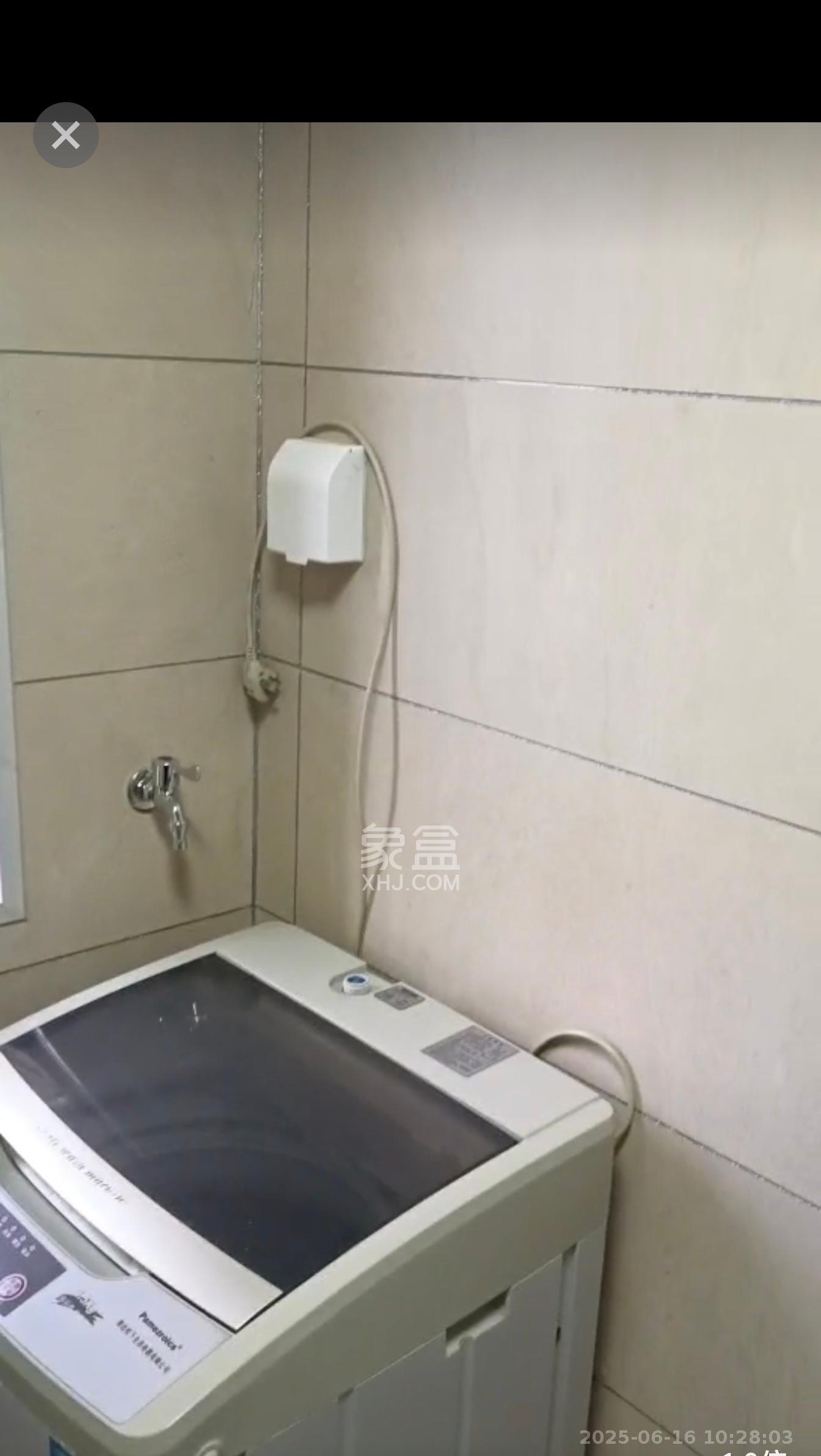 中粮鸿云  3室2厅2卫   1800.00元/月室内图