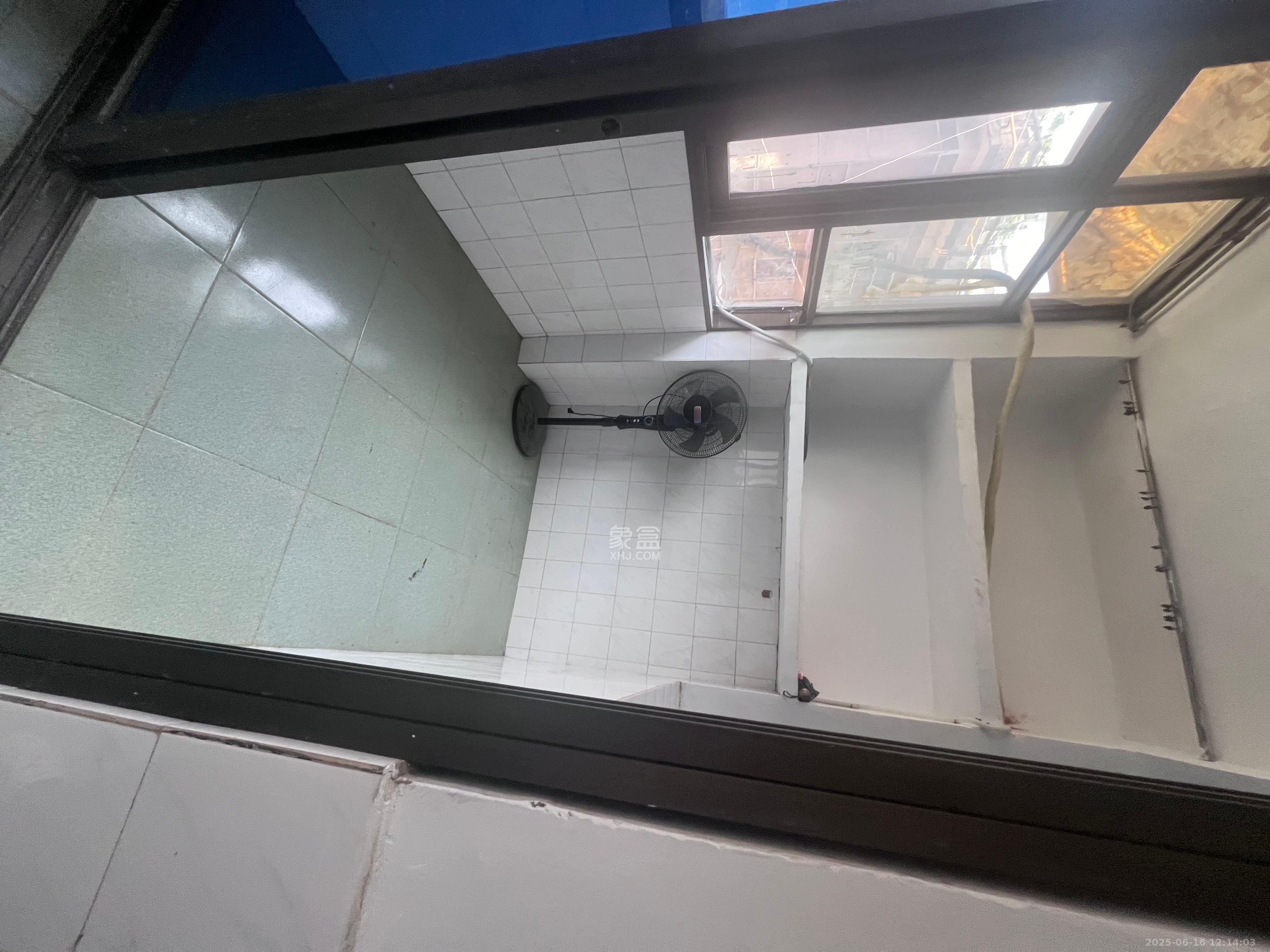 化油器厂宿舍  1室1厅1卫   1600.00元/月室内图