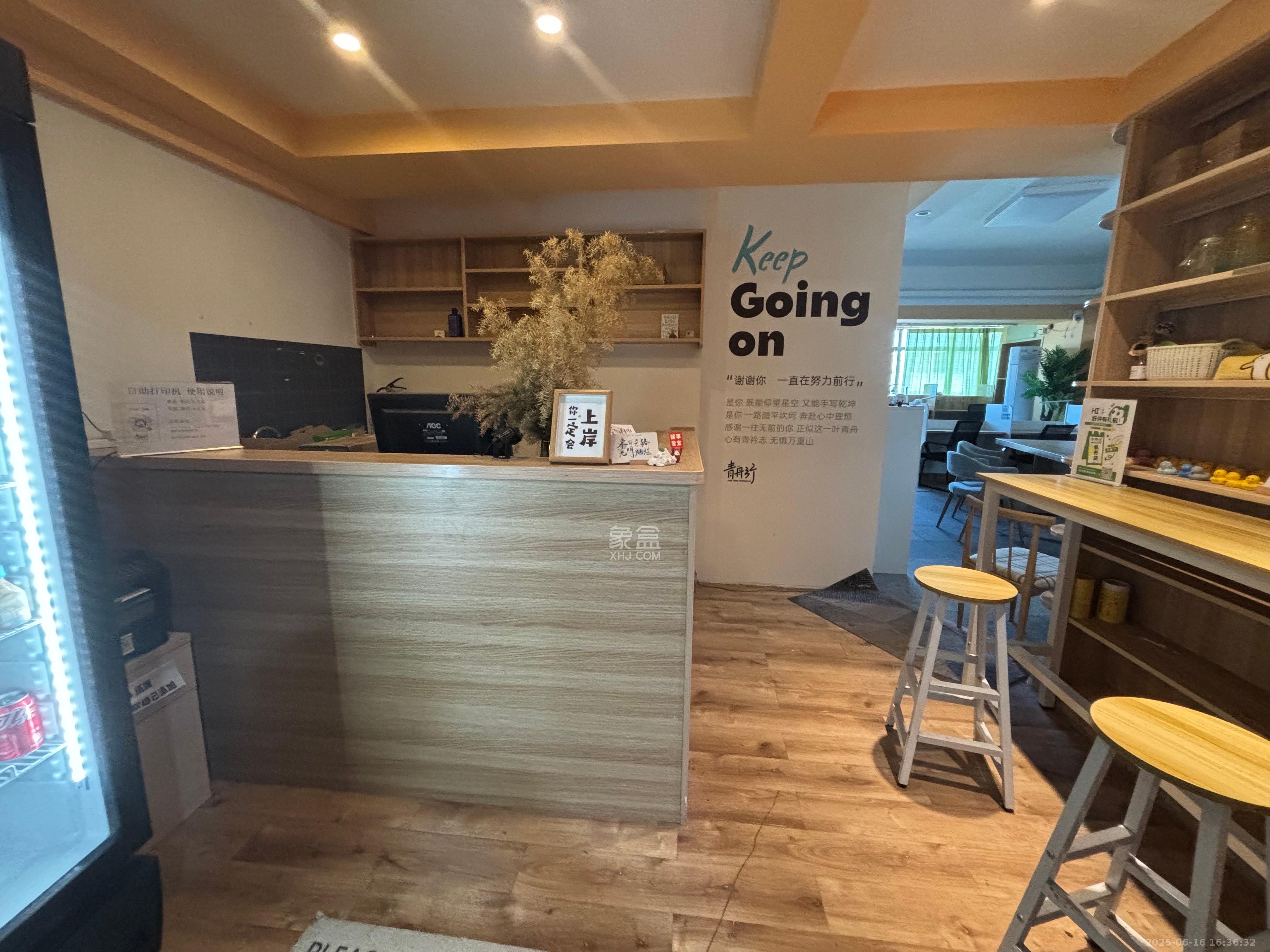 奥克斯广场 1室1厅1卫 6400.0元/月 奥克斯广场 1室1厅1卫 6400.0元/月室内图