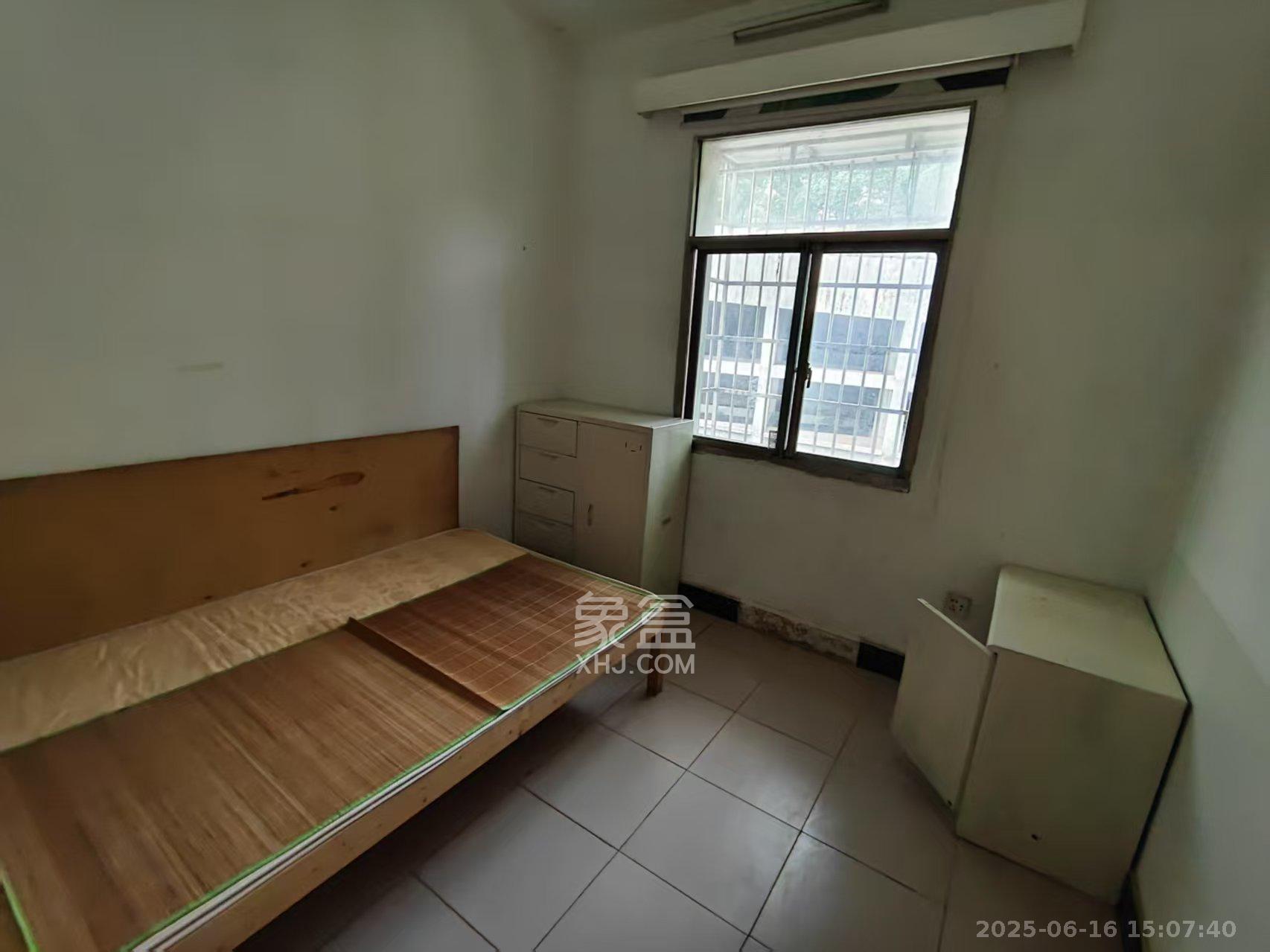 谢家冲  3室2厅1卫    1400.0元/月 谢家冲  3室2厅1卫    1400.0元/月室内图