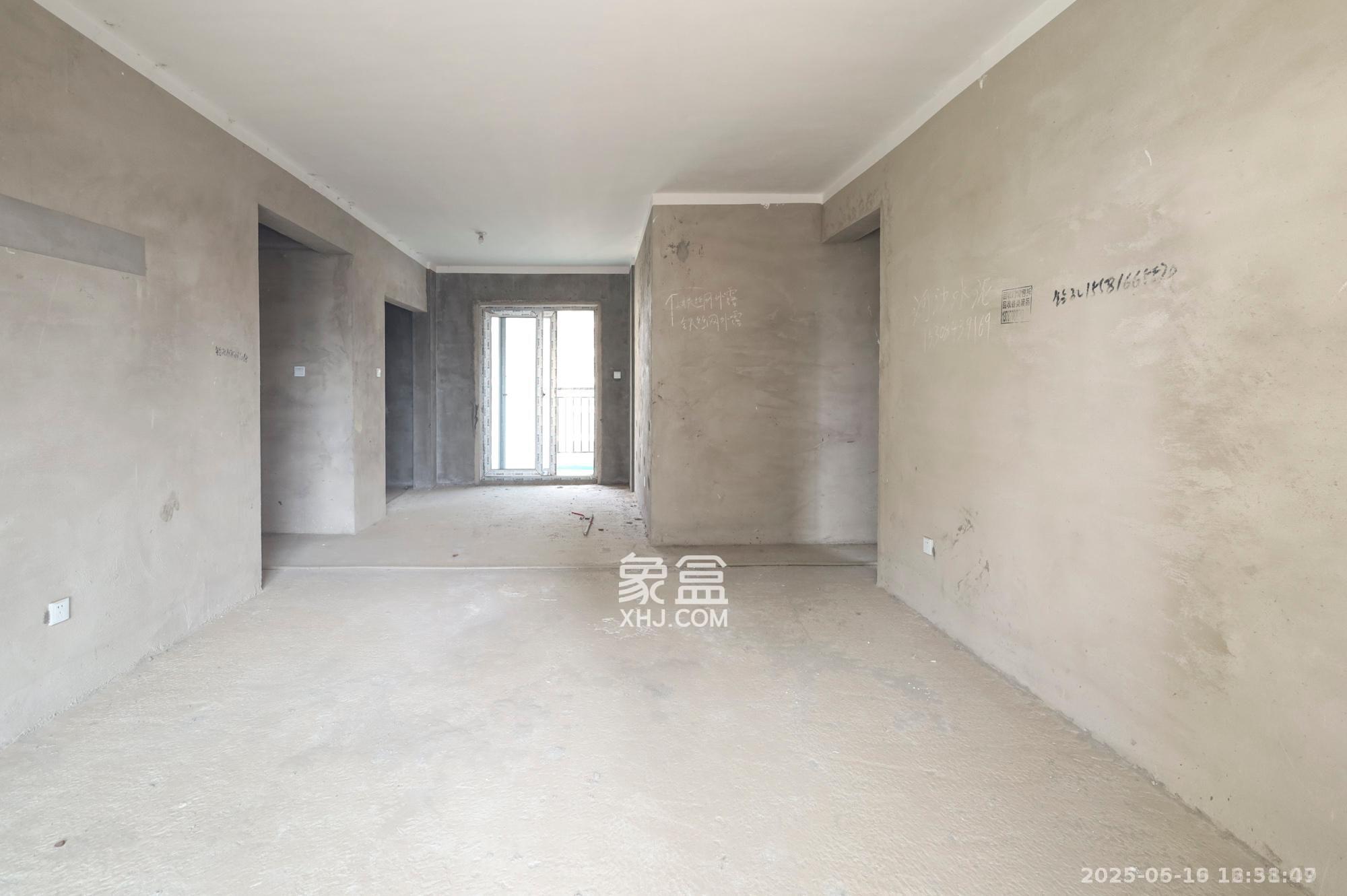 湘诚德峰小区A区 3室2厅2卫 1500.0元/月 湘诚德峰小区A区 3室2厅2卫 1500.0元/月室内图