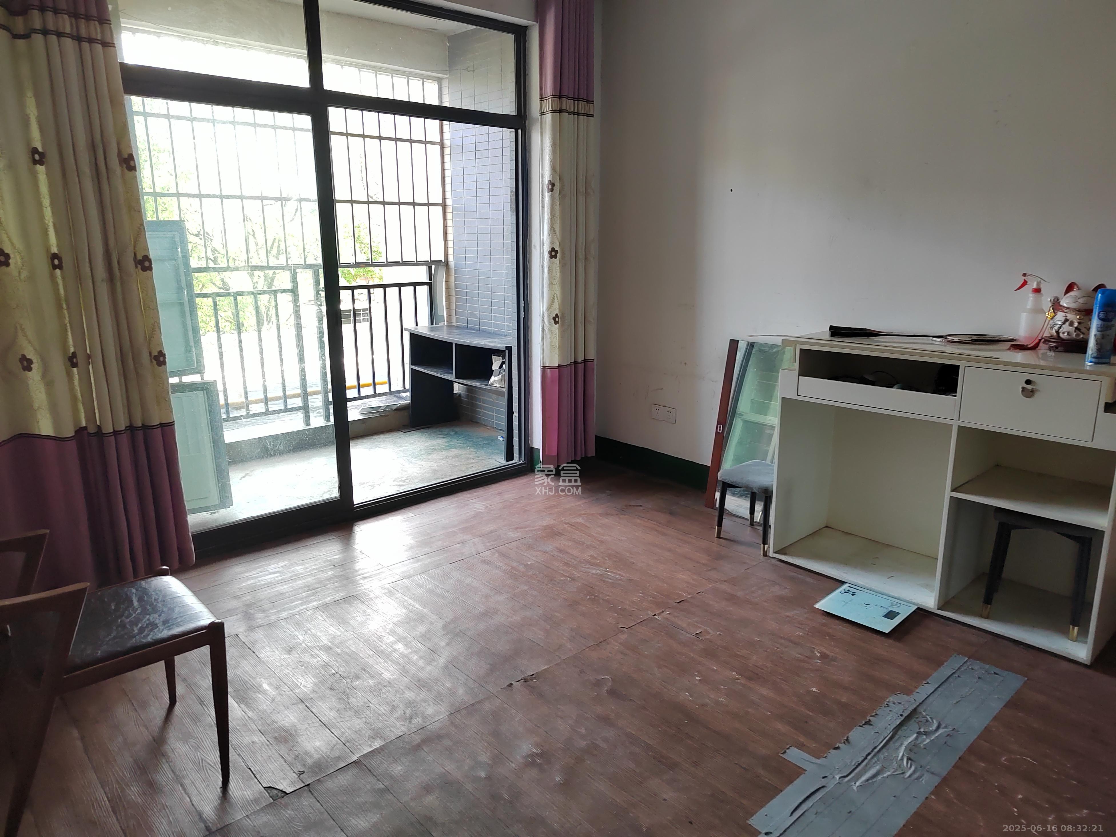 中信文化广场(中信新城二期) 2室2厅1卫 1500.0元/月 中信文化广场(中信新城二期) 2室2厅1卫 1500.0元/月室内图