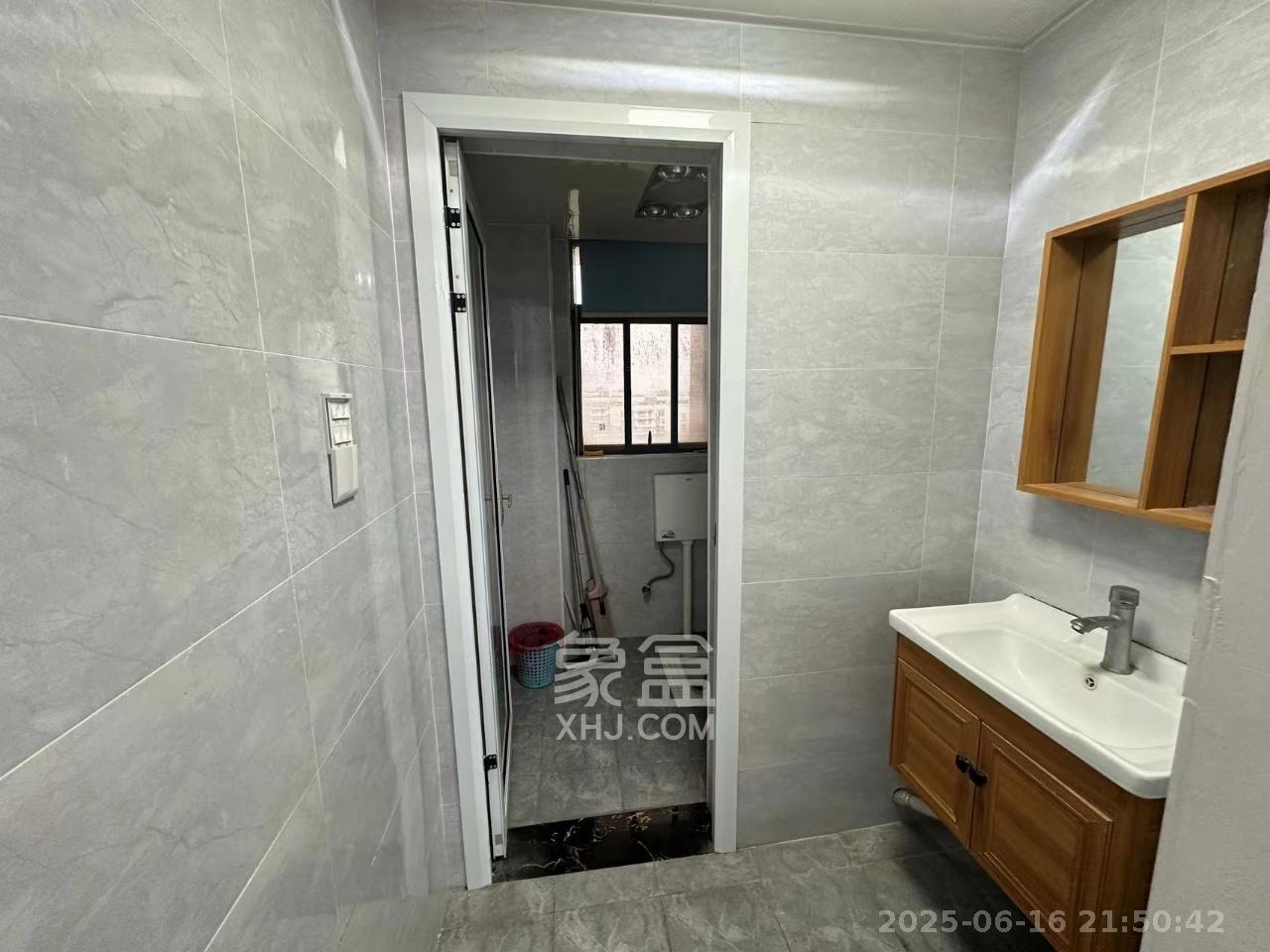 金谷豪庭 3室2厅2卫 1800.0元/月 金谷豪庭 3室2厅2卫 1800.0元/月室内图