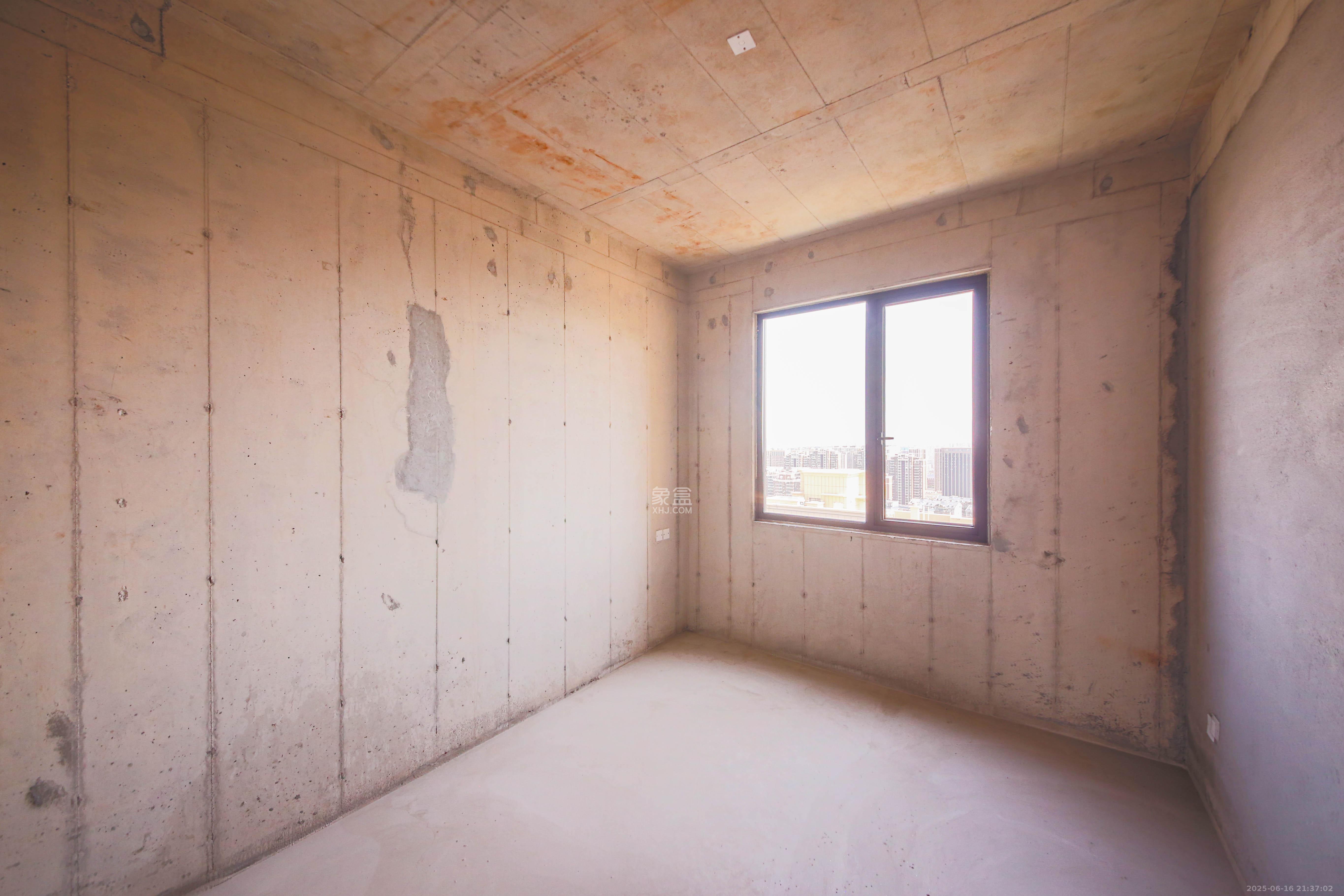 兴铁湘府和园 4室2厅2卫 280.0万 兴铁湘府和园 4室2厅2卫 280.0万卧室