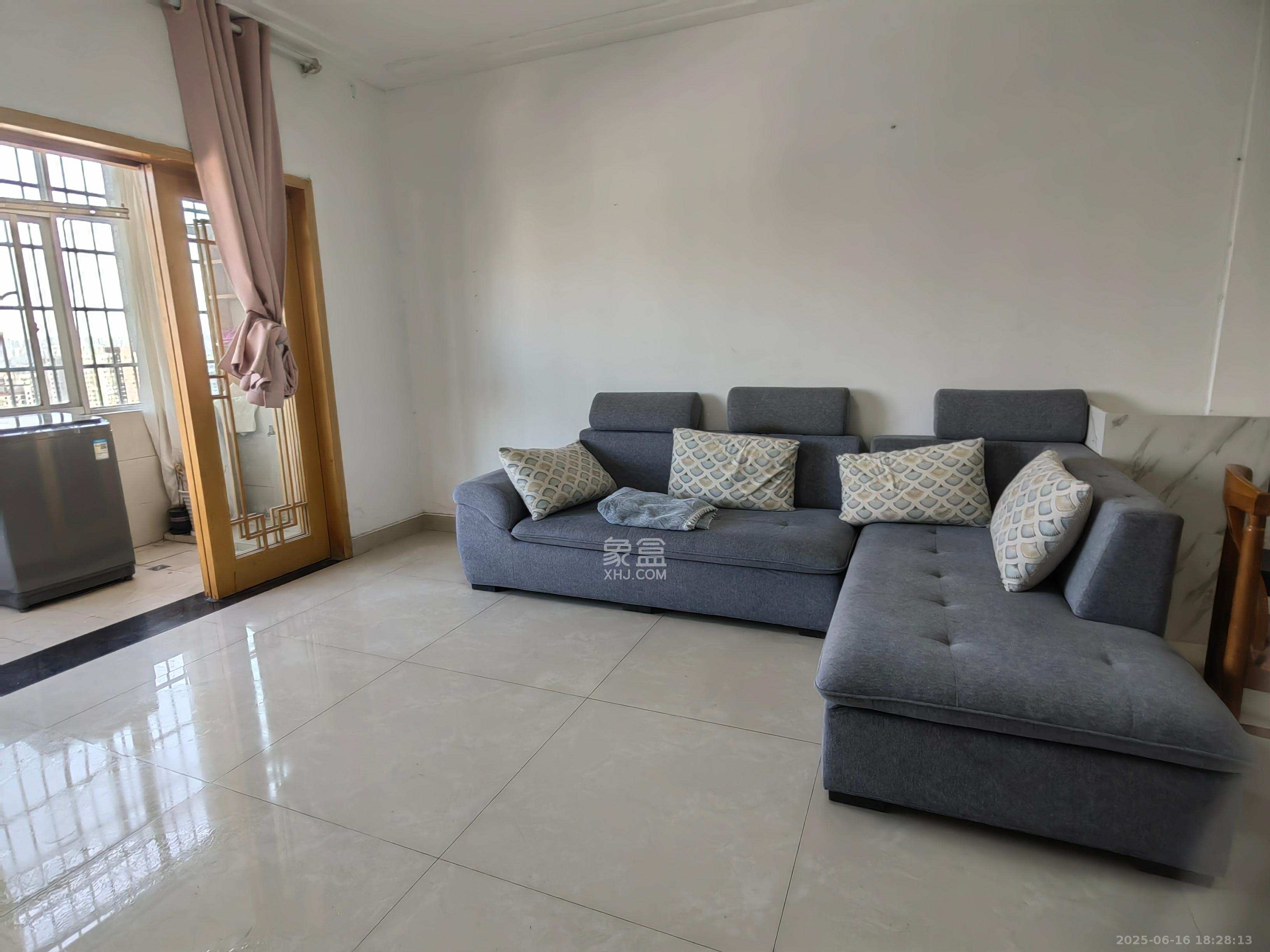 雄踞都市东家  2室2厅2卫    2200.0元/月室内图