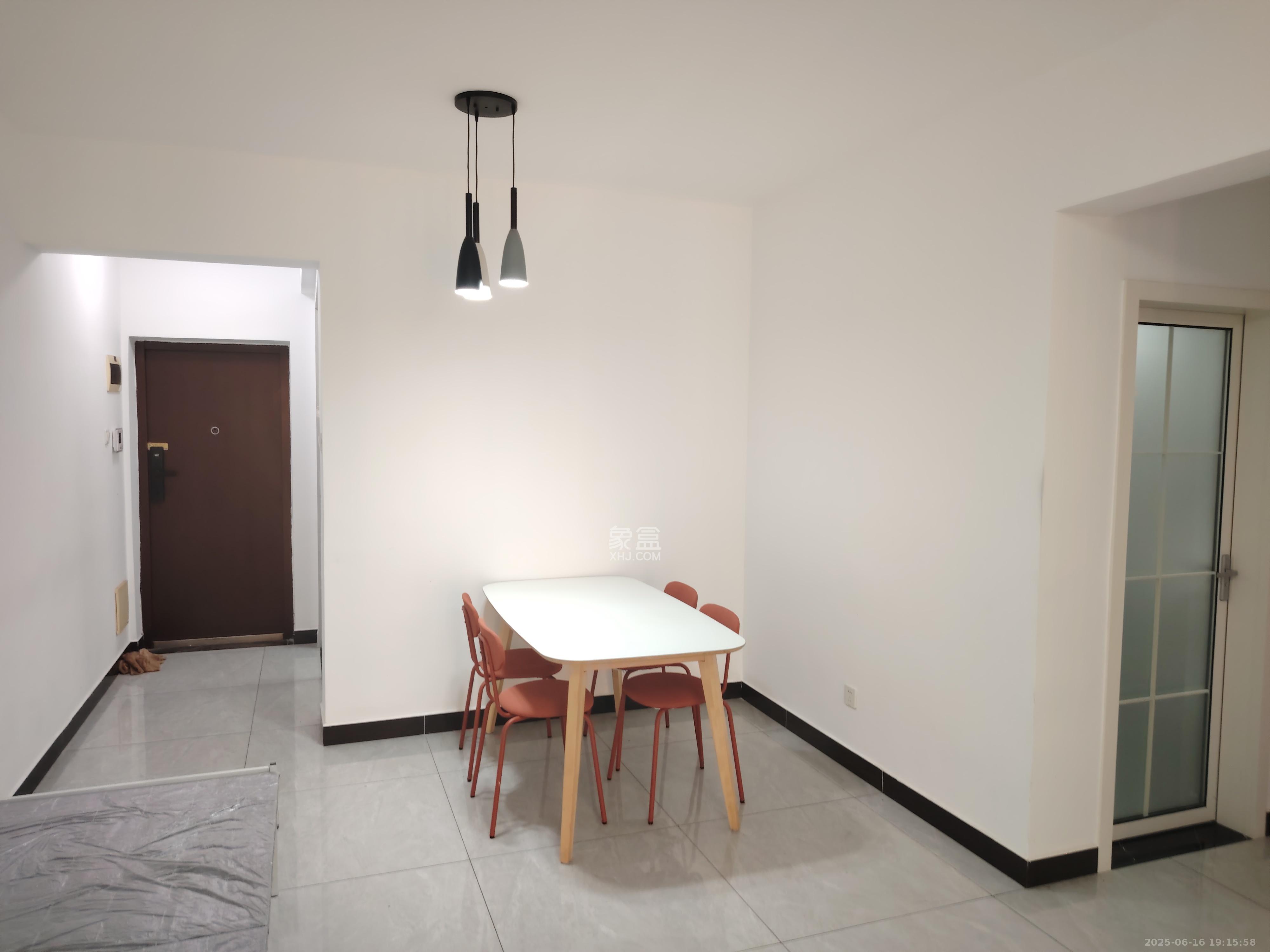 兰亭湾畔 3室2厅1卫 2800.0元/月 兰亭湾畔 3室2厅1卫 2800.0元/月室内图