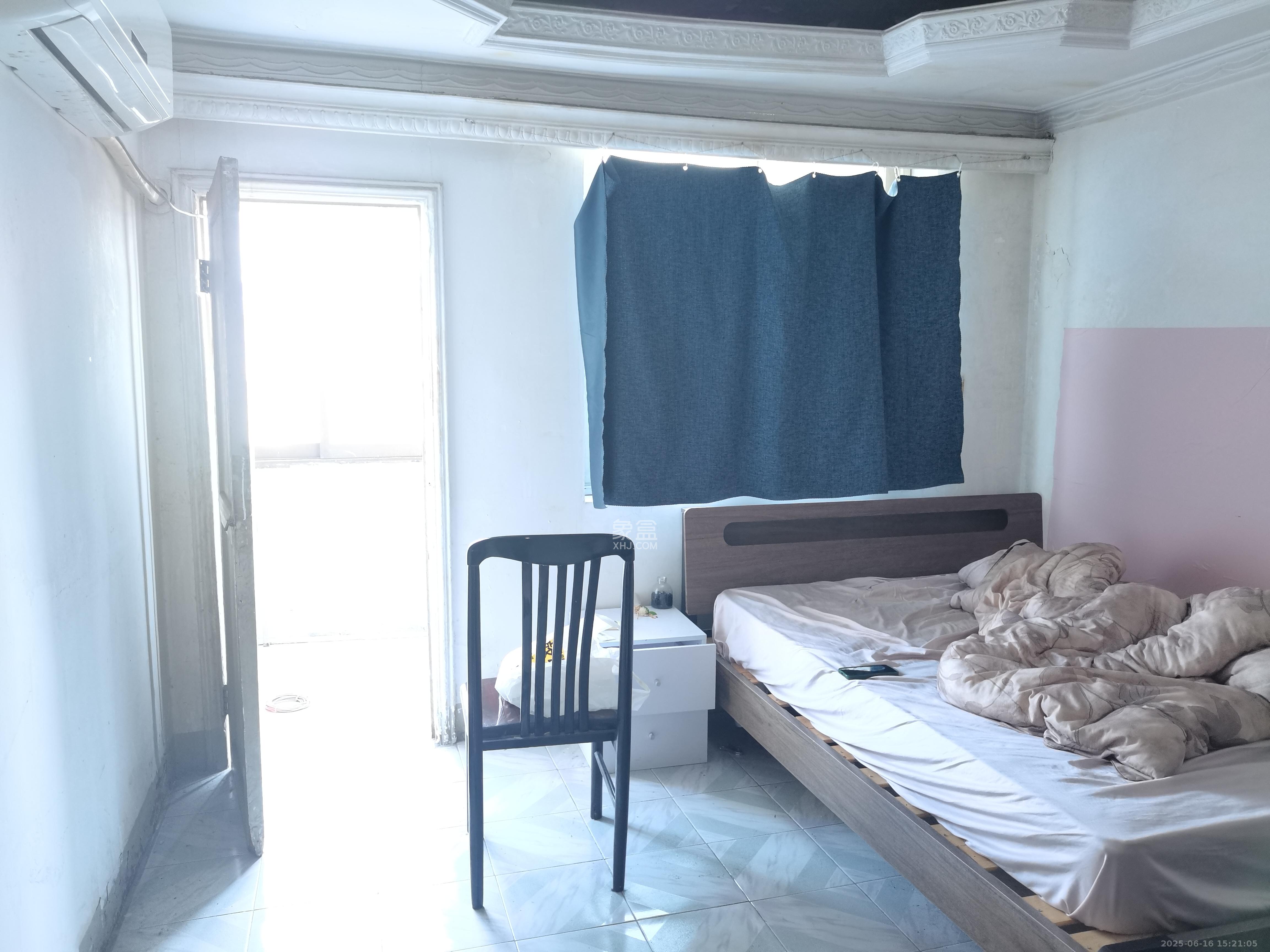 文艺新村  2室1厅1卫   1500.00元/月室内图