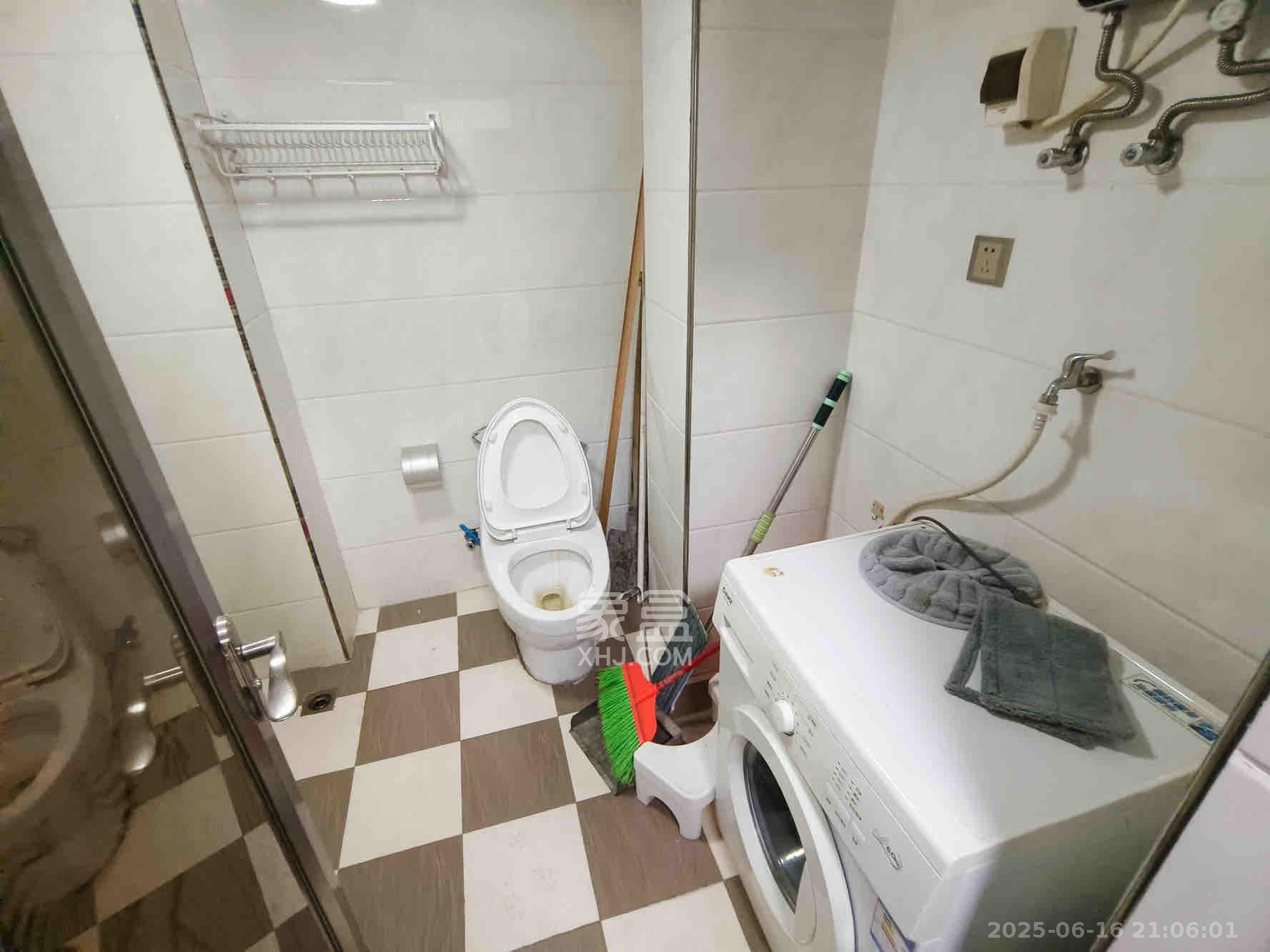 星大峰汇商务楼 1室1厅1卫 1600.0元/月 星大峰汇商务楼 1室1厅1卫 1600.0元/月室内图