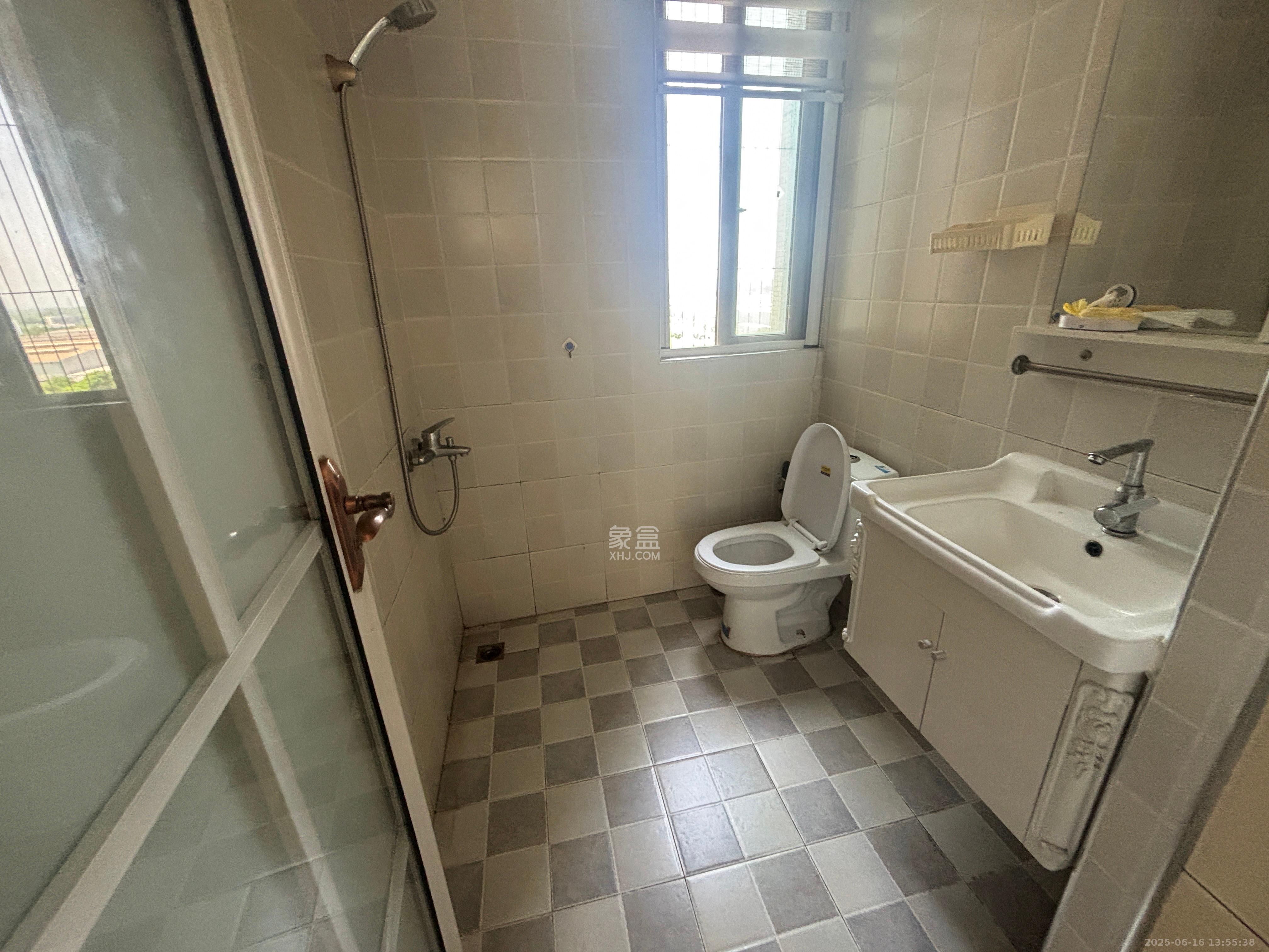 光明城市(星辰青年城) 4室2厅1卫 2500.0元/月 光明城市(星辰青年城) 4室2厅1卫 2500.0元/月室内图