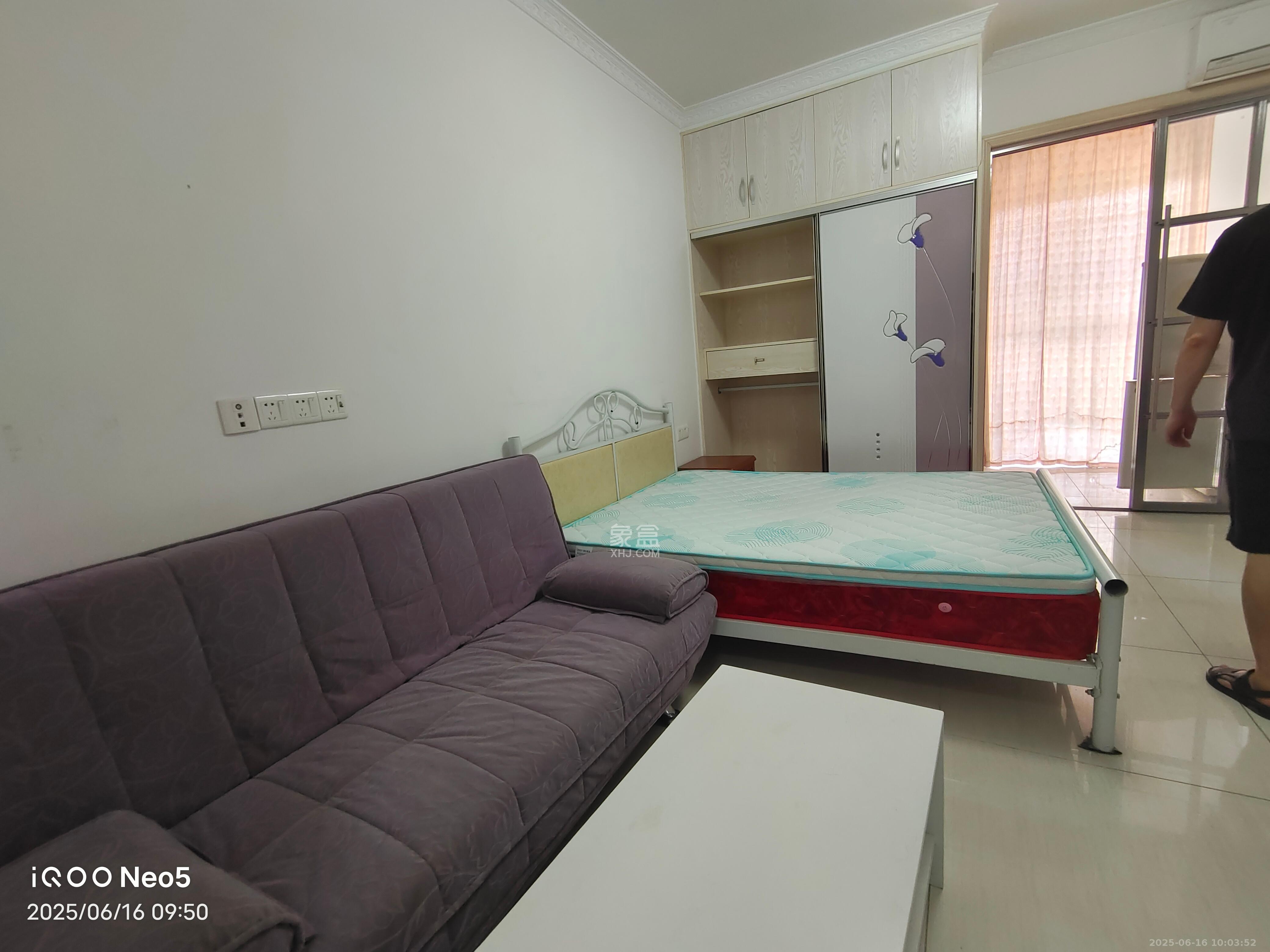 丰园城(鄱阳小区二期)  1室1厅1卫    1150.0元/月 丰园城(鄱阳小区二期)  1室1厅1卫    1150.0元/月室内图