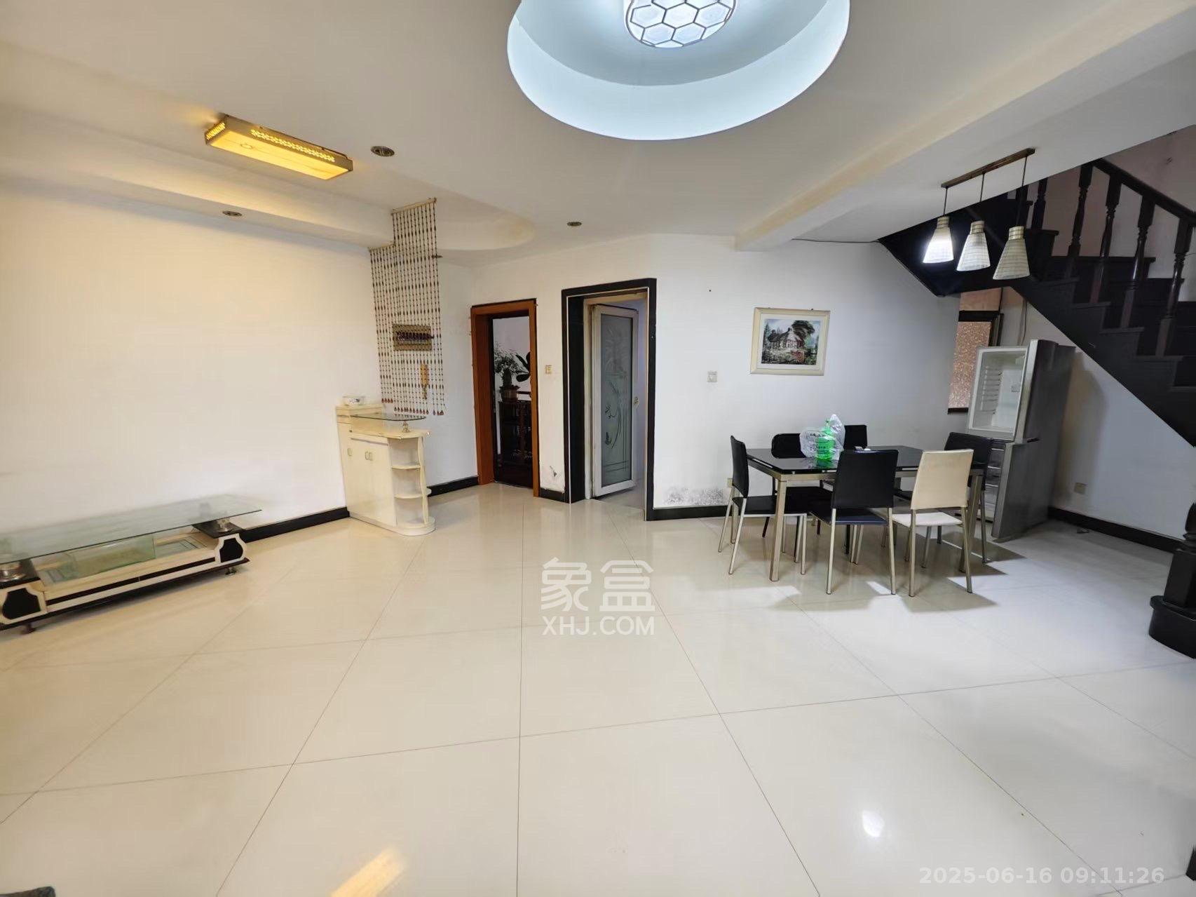 莲湖汽配城 5室2厅2卫 1700.0元/月 莲湖汽配城 5室2厅2卫 1700.0元/月室内图