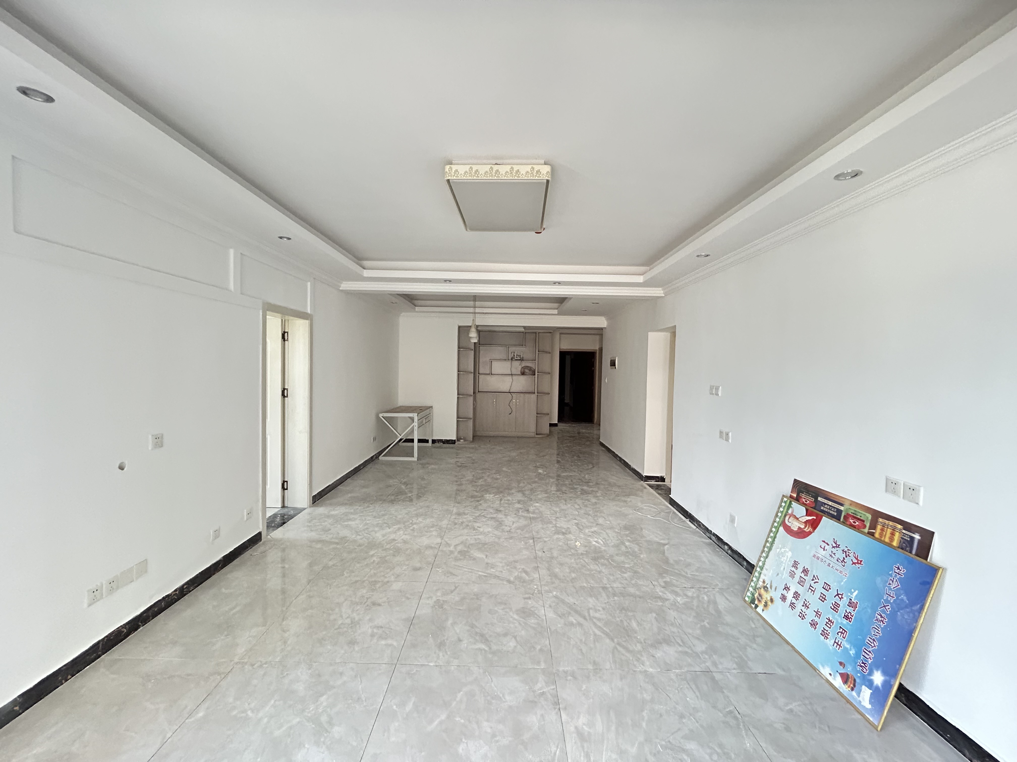 南门口安置小区一期 3室2厅2卫 2000.0元/月 南门口安置小区一期 3室2厅2卫 2000.0元/月室内图